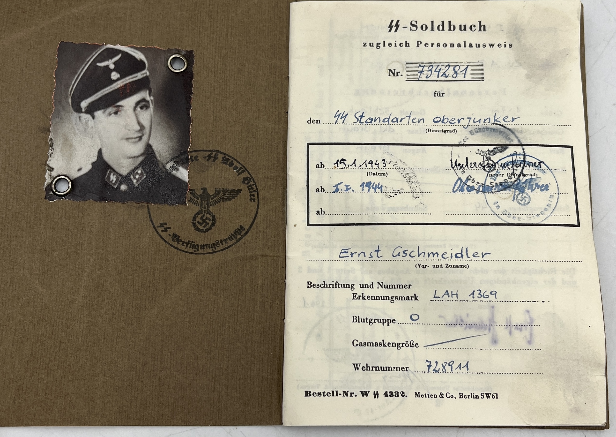 A Third Reich German WWII SS Soldbuch named to SS Standarten oberjunker Ernst Gschmeidler, very - Image 4 of 7