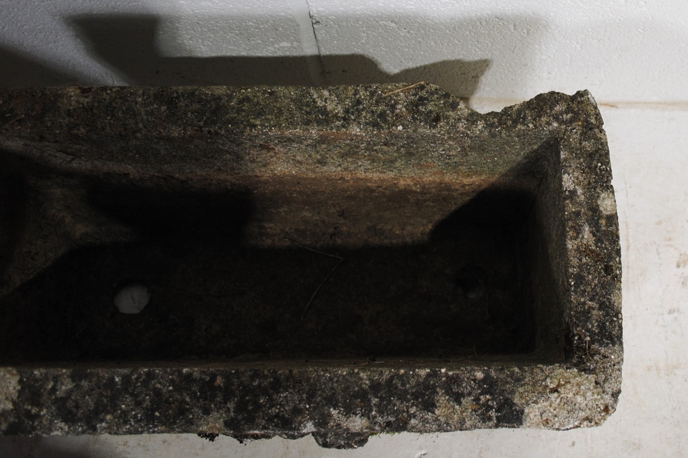A pair of weathered reconstituted stone garden troughs (length 55cm), along with one other (71cm) - Image 5 of 6