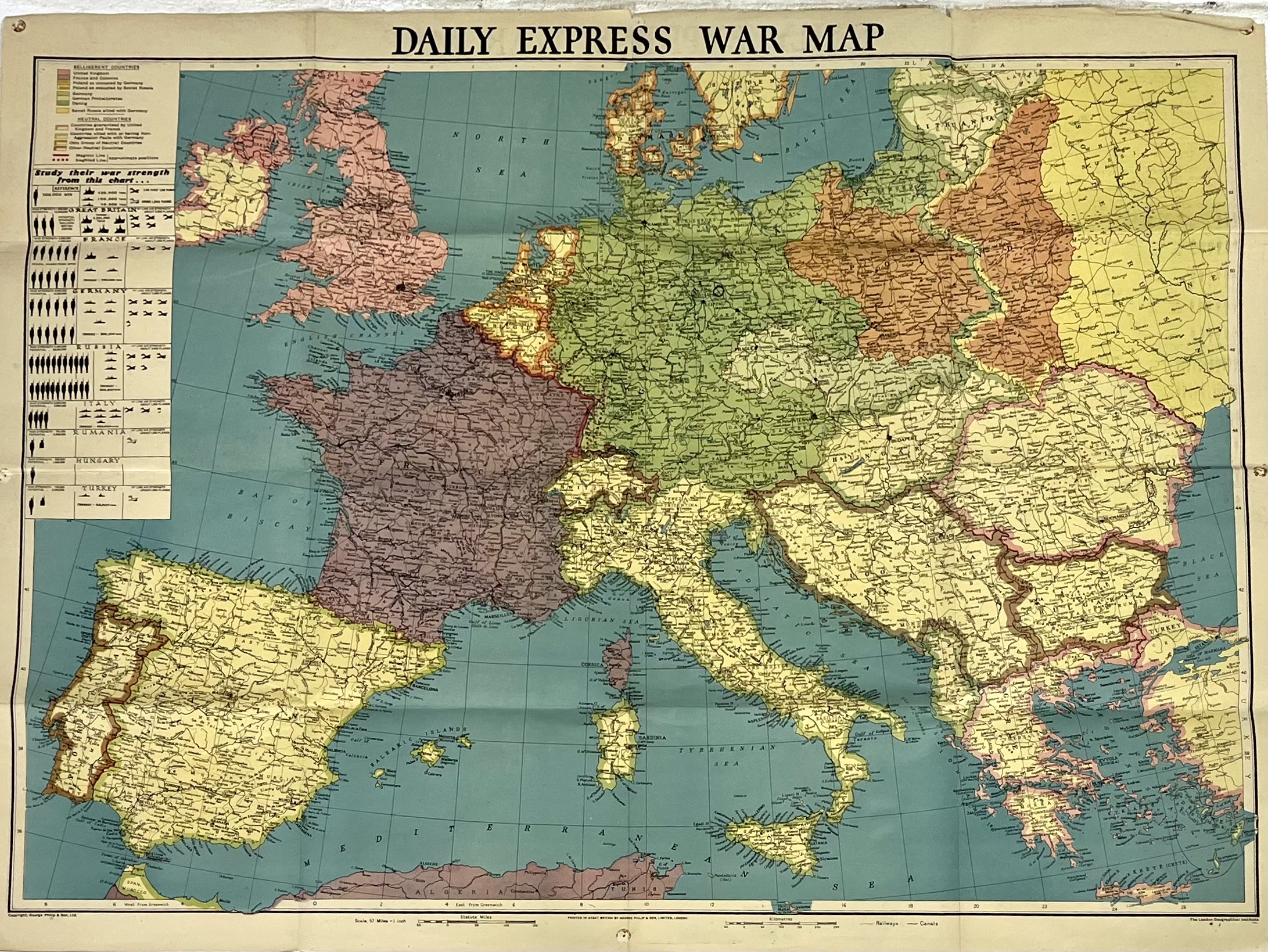 A large collection of vintage ephemera including photos, a Daily Express War Map, cards, - Image 3 of 3