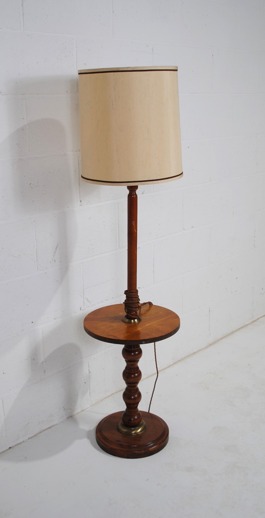 A wooden standard lamp with table base - Image 2 of 3