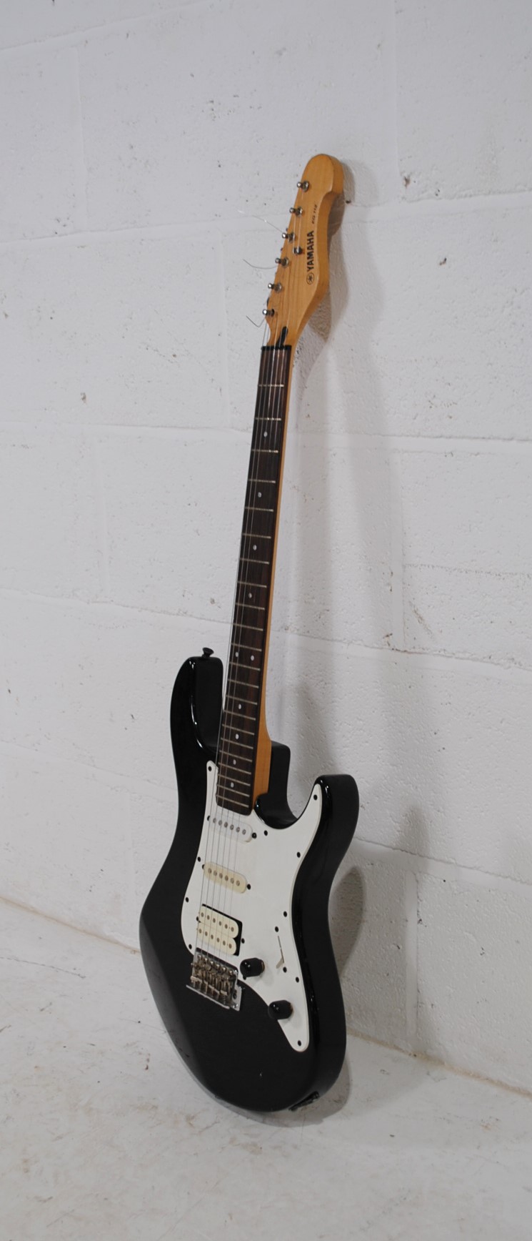A Yamaha EG 112 black Stratocaster electric guitar - Image 2 of 7