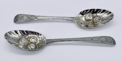 A pair of Georgian berry spoons, London 1784, John Lambe, total weight 110.3g