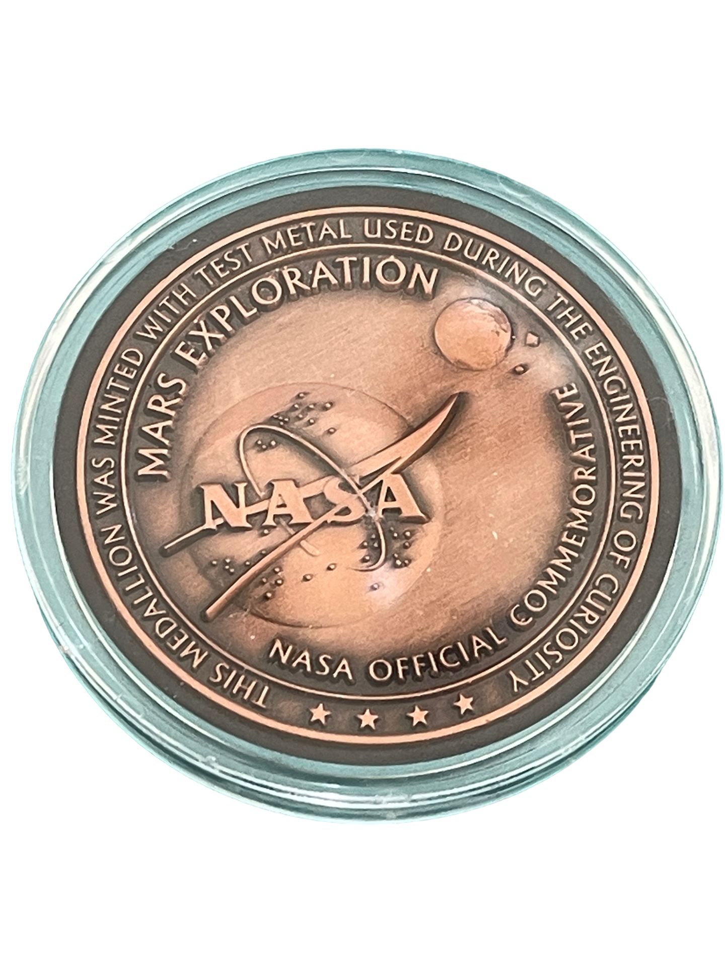 Nasa Applo 11 medallion, limited edition, contains actual metal from the spacecraft flown - Image 2 of 2