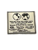 APOLLO 11 LUNAR PLAQUE LEFT ON THE MOON - LAPEL PIN