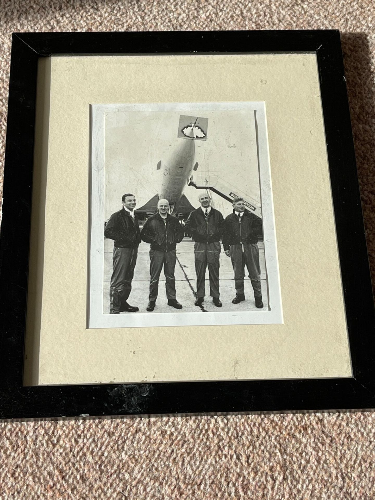 Very collectible picture frame of Air France's original crew members including the chief pilot - Image 2 of 4