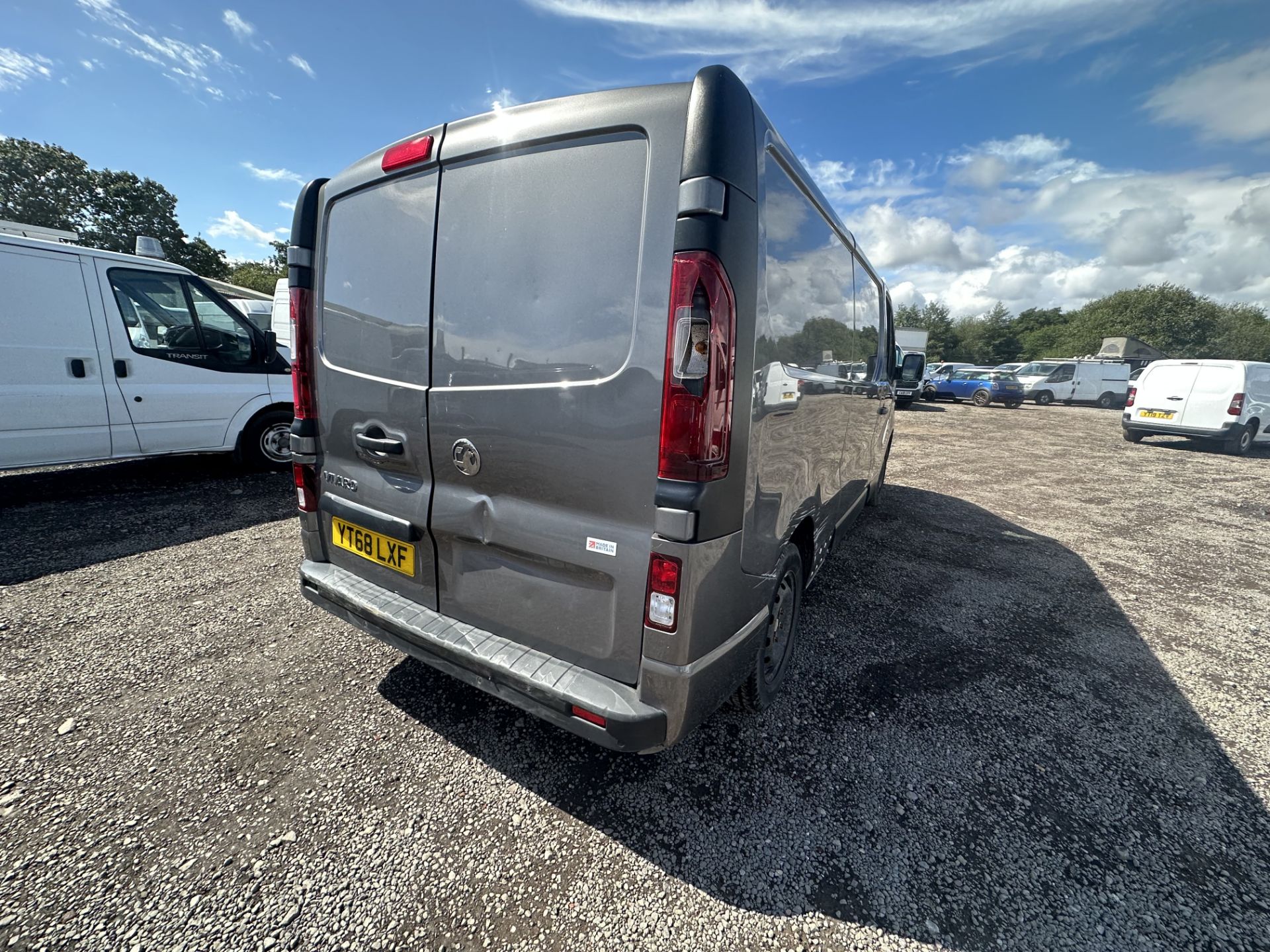 YT68LXF Model: 68 PLATE VAUXHALL VIVARO L2 1.6 CDTI 120PS SPORTIVE - Image 16 of 25