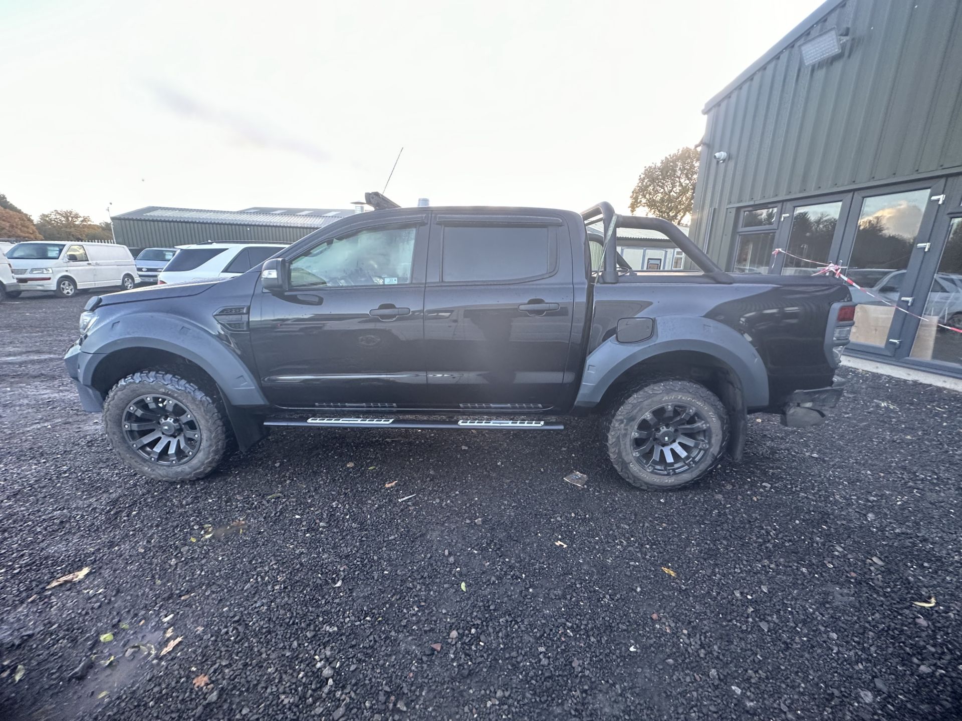 OV66RMO Model: 66 PLATE FORD RANGER LIMITED MSRT 4X4 3.2 TDCI AUTOMATIC - Image 15 of 23