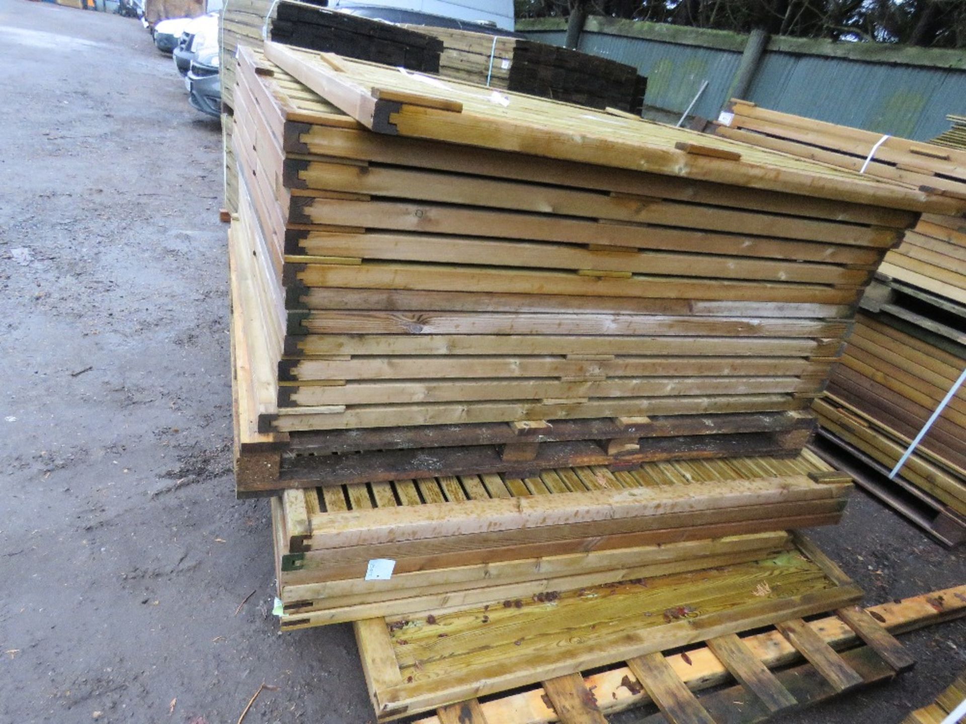 2 X PALLETS OF ASSORTED WOODEN FENCE PANELS. 18NO IN TOTAL APPROX. - Image 4 of 4