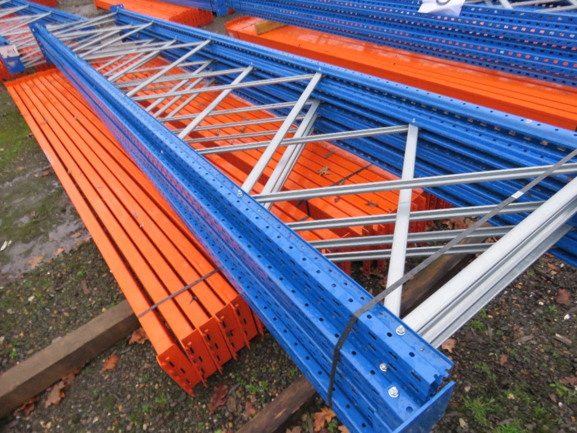 HEAVY DUTY PALLET RACKING: 5 X UPRIGHTS @ 5M HEIGHT WITH A WIDTH OF 0.9M, PLUS 24NO BEAMS @ 3.9M LEN - Image 2 of 3