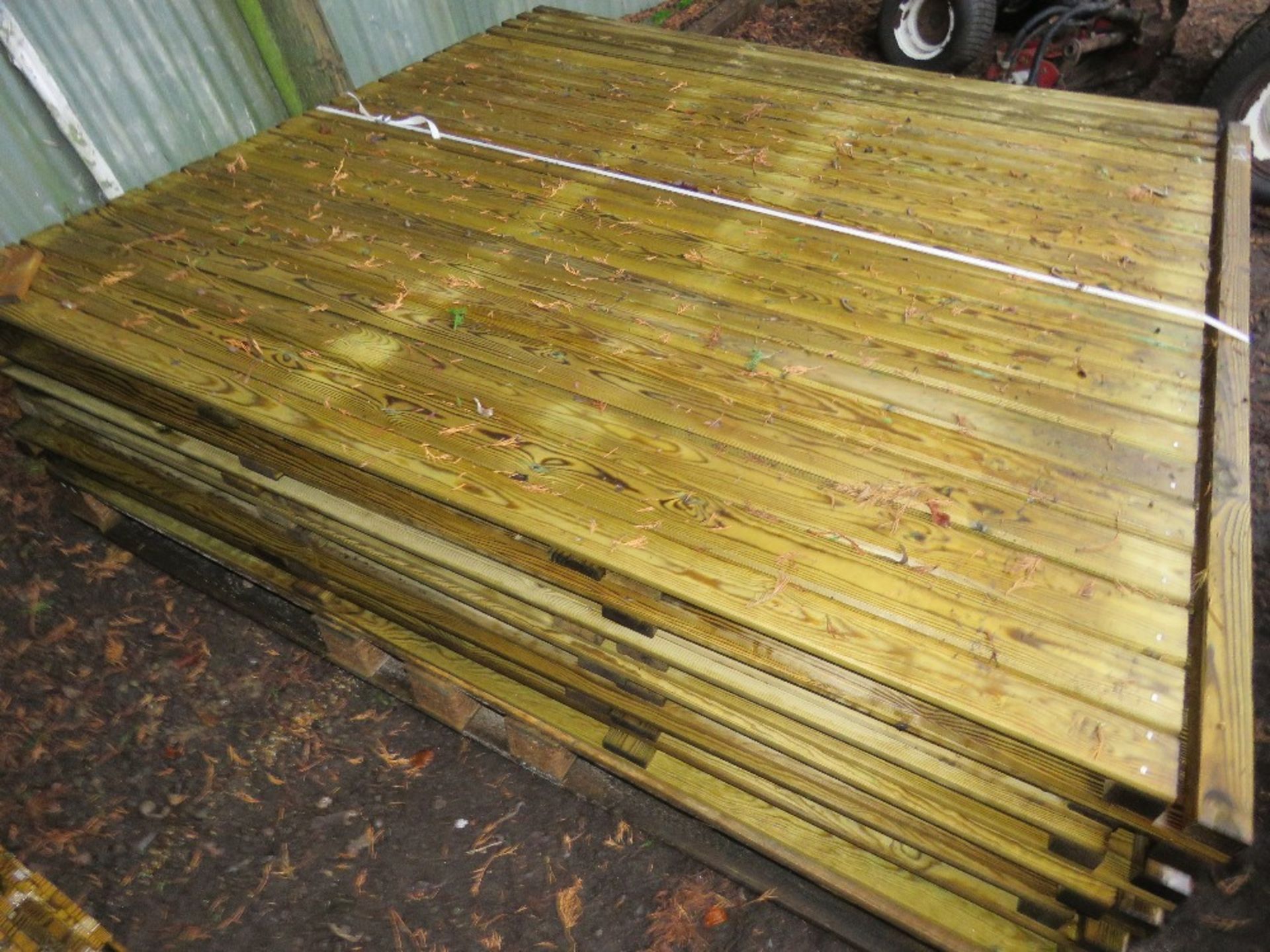 STACK OF 12 X ASSORTED WOODEN FENCE PANELS. - Image 3 of 3