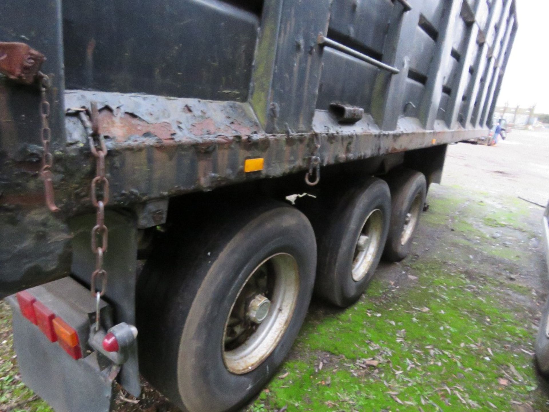 TRENT MF WEIGHTLIFTER TRIAXLE SCRAP SPECIFICATION ARTIC TRAILER , 36TONNE GROSS, BARN DOORS, HEAVY D - Image 7 of 7