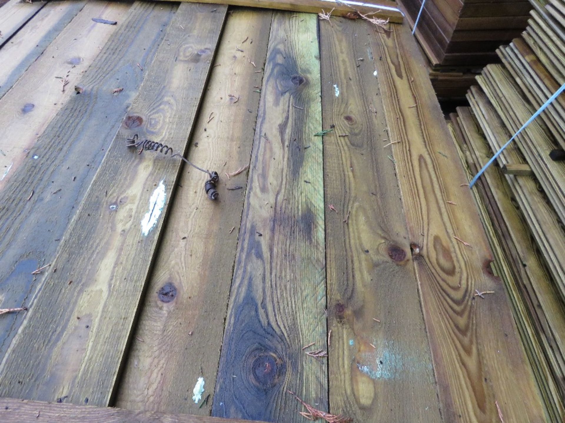 1 X LARGE PACK OF TREATED FEATHER EDGE TIMBER: 1.05M LENGTH APPROX @ 100MM WIDTH APPROX. - Image 3 of 3