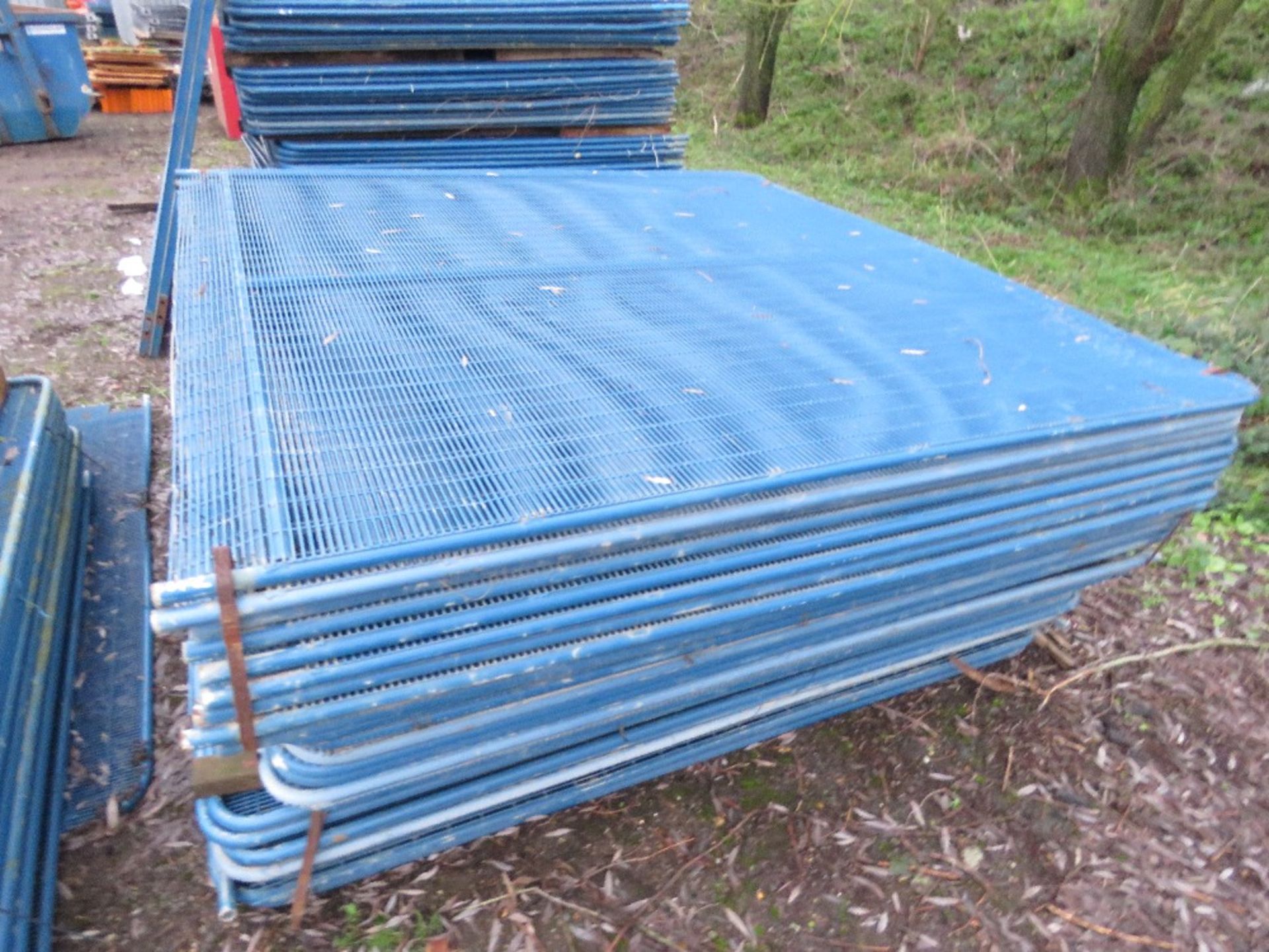 SECURITY COMPOUND BUILDING SET OF EXTRA HEAVY DUTY ANTI CLIMB MESH COVERED FENCE PANELS ALSO POTENT - Image 4 of 6