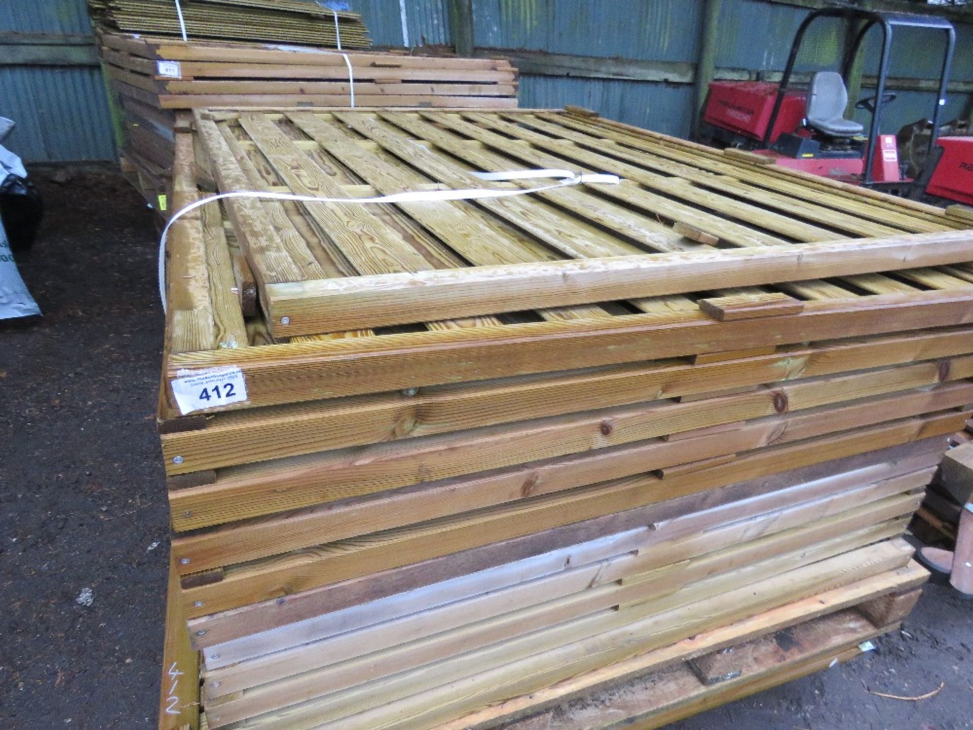 2 X PALLETS OF ASSORTED WOODEN FENCE PANELS. 18NO IN TOTAL APPROX. - Image 2 of 4