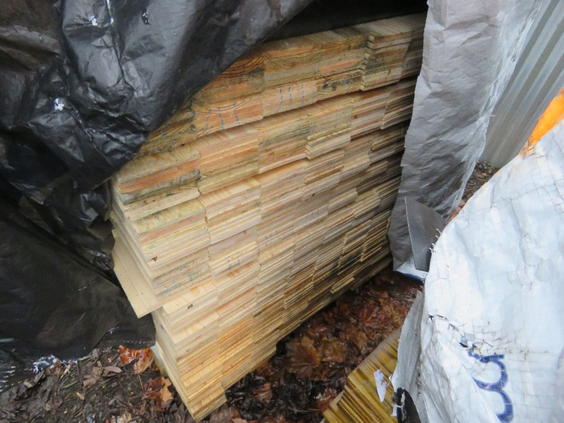 2 X PACKS OF UNTREATED HIT AND MISS TIMBER CLADDING BOARDS. 1.45M LENGTH X 95MM WIDTH APPROX. - Image 3 of 4