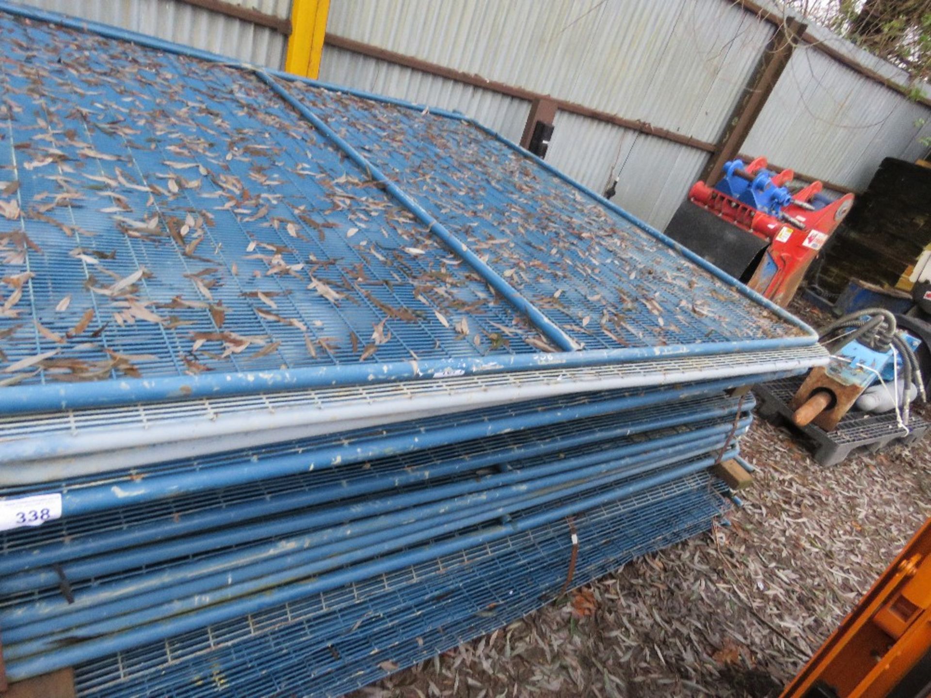 STACK OF 26NO HIGH SECURITY FENCE PANELS, ANTI CLIMB. ALSO POTENTIALLY CAN BE USED FOR LIVESTOCK FE - Image 3 of 3