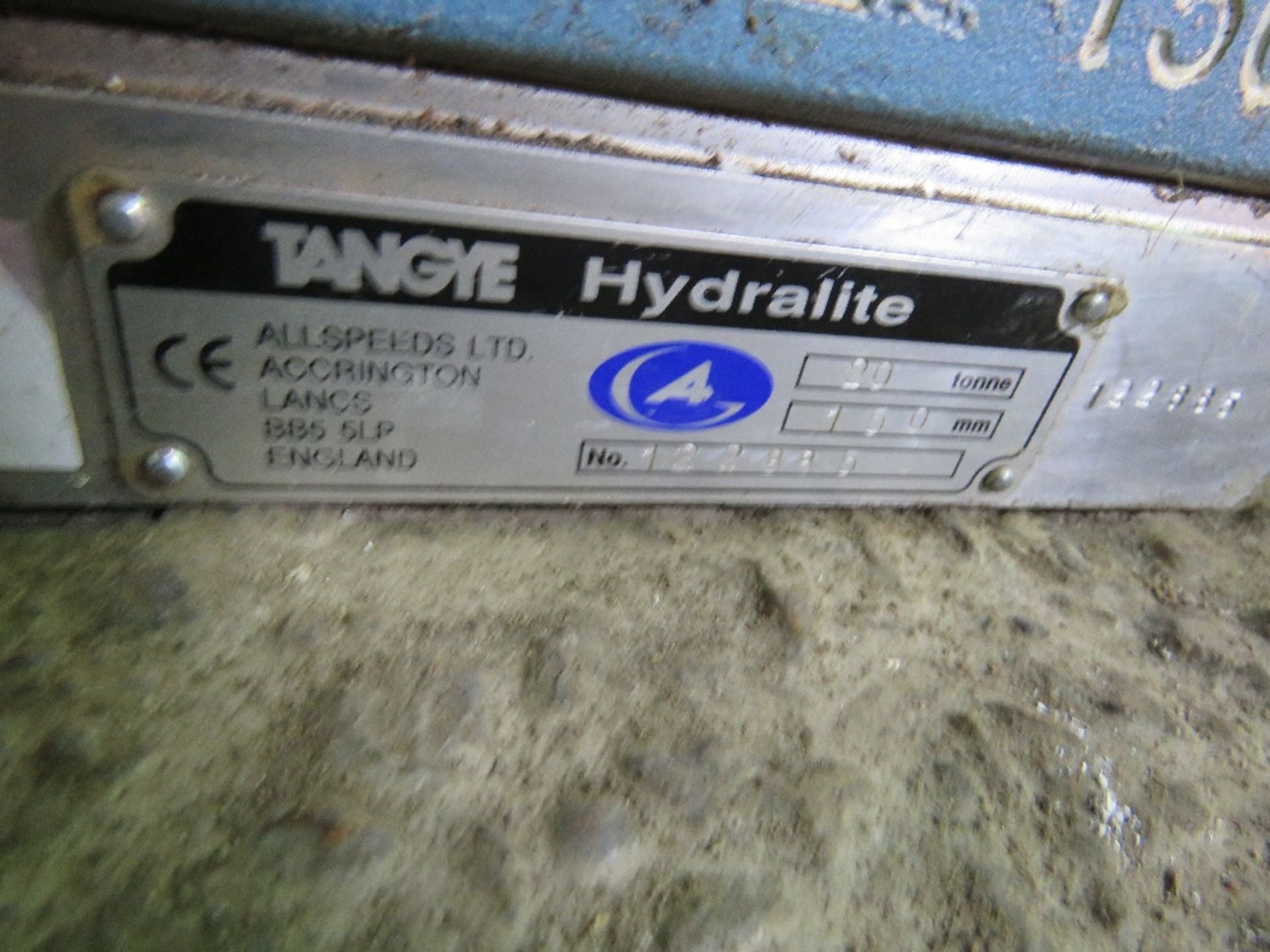 2 X HYDRALITE TANGYE 20TONNE HYDRAULIC JACKS, 150MM RATED LIFT WITH LEVER BARS. THIS LOT IS SOLD - Image 3 of 4