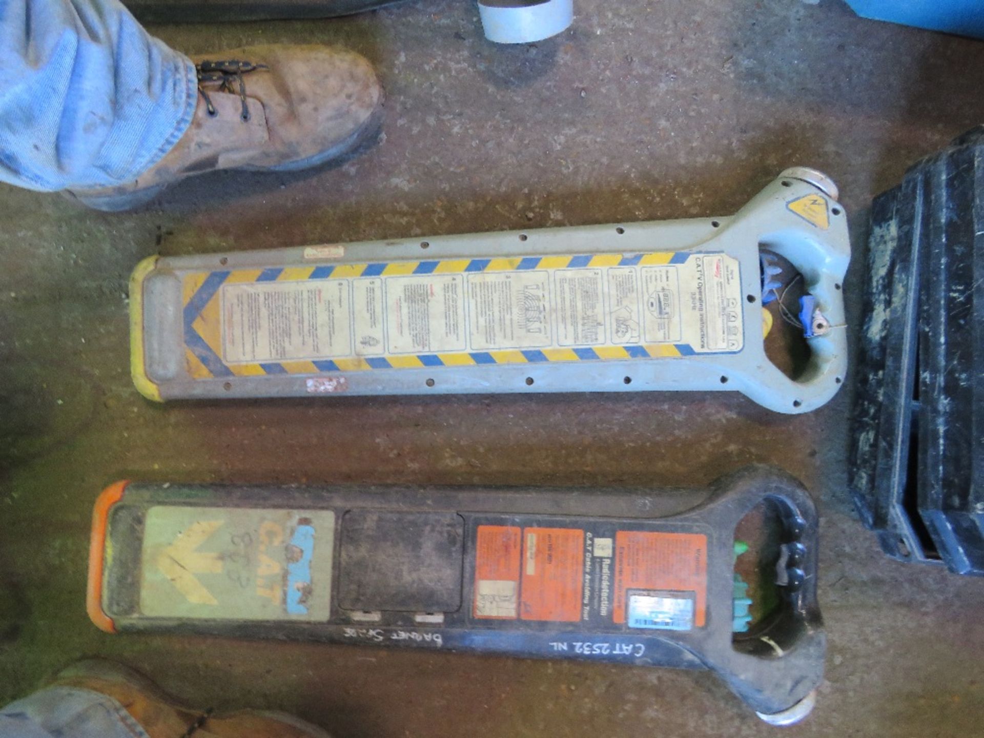 2 X CABLE DETECTOR UNITS. SOURCED FROM COMPANY LIQUIDATION. THIS LOT IS SOLD UNDER THE AUCTIONEERS - Image 2 of 3
