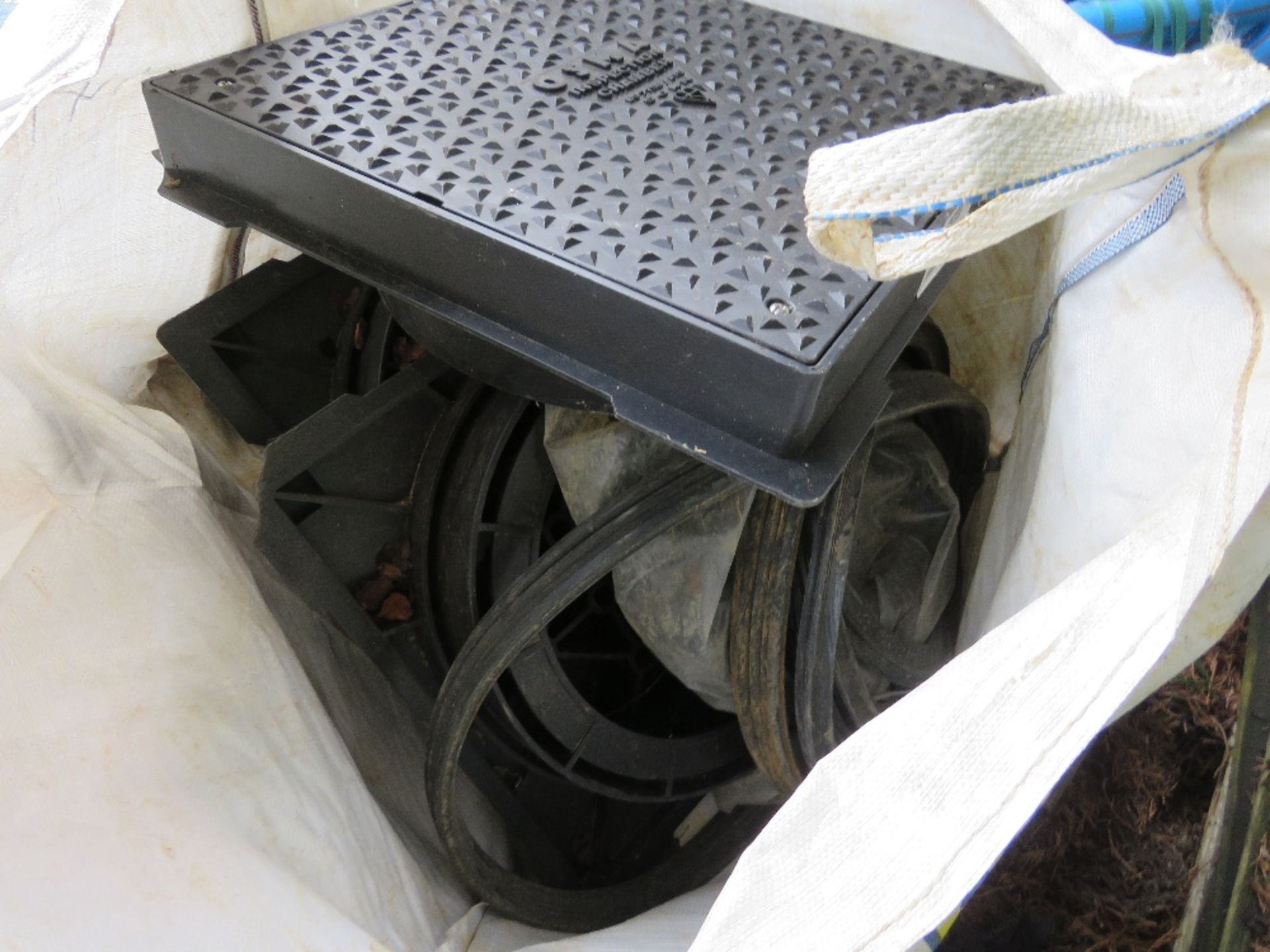 2 X BULK BAGS CONTAINING ASSORTED BLACK PLASTIC DRAINAGE FITTINGS AND MANHOLE PARTS. DIRECT FROM COM - Image 4 of 5
