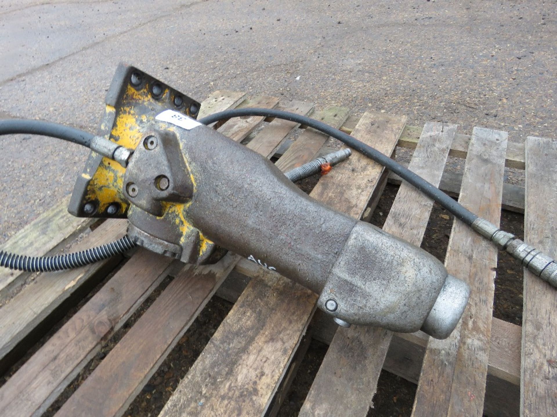 ATLAS COPCO EXCAVATOR MOUNTED BREAKER TO SUIT 1.5TONNE MACHINE OR SIMILAR, NO HEADSTOCK. - Image 2 of 3