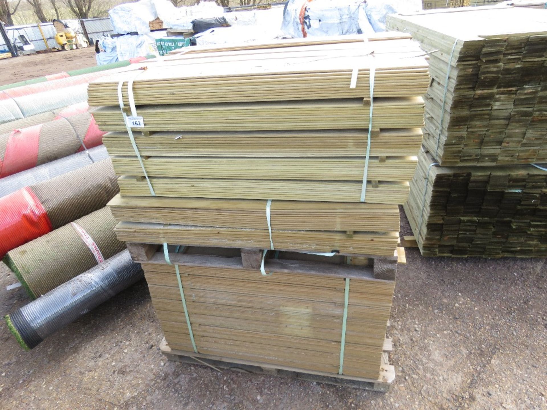 2 X PACKS OF TREATED HIT AND MISS CLADDING BOARDS 114CM LENGTH X 100MM WIDTH APPROX. - Image 4 of 4
