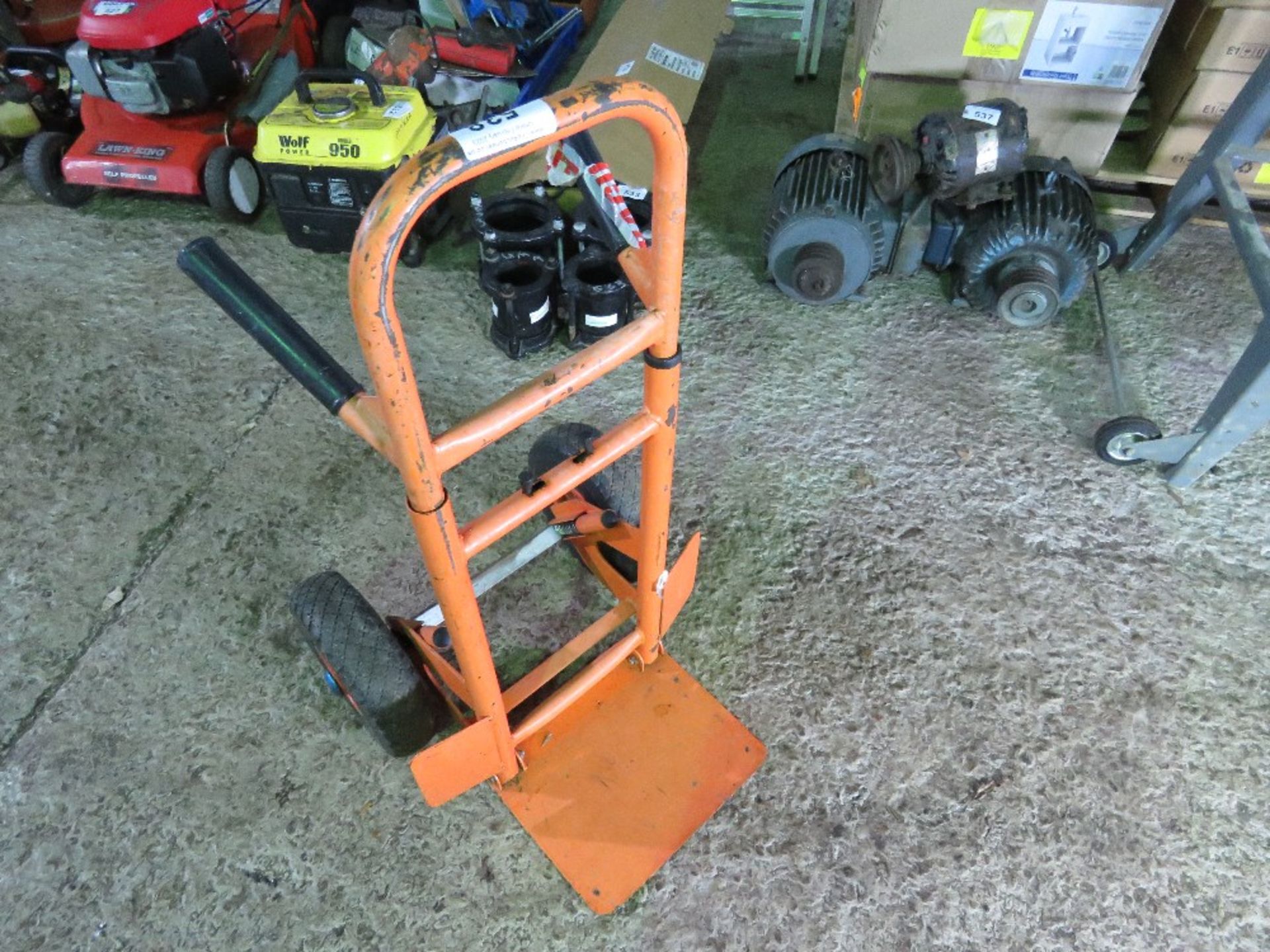 HEAVY DUTY MINI SACK BARROW TYPE TROLLEY. THIS LOT IS SOLD UNDER THE AUCTIONEERS MARGIN SCHEME, T