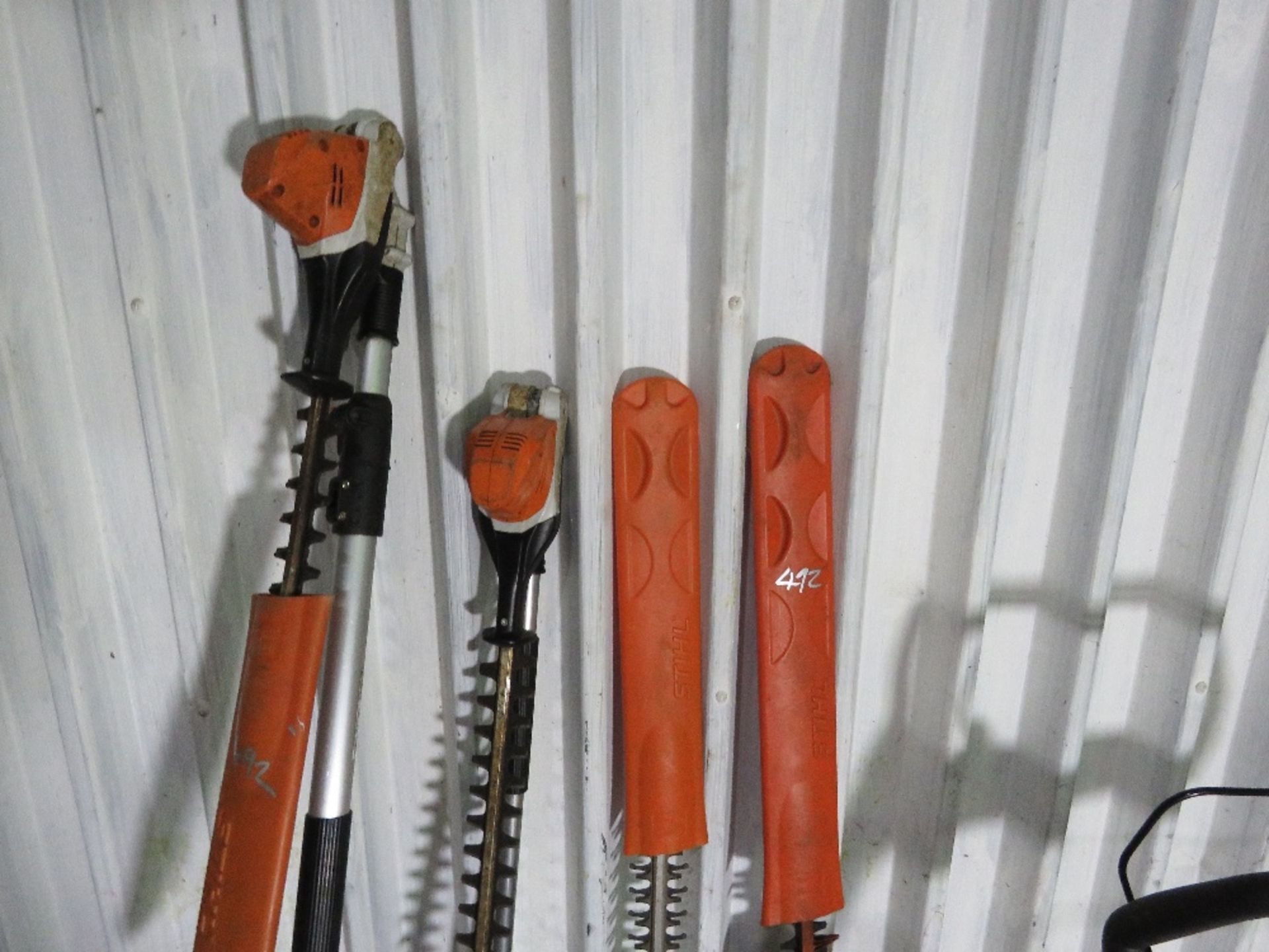 COMPREHENSIVE SET OF 5NO STIHL BATTERY LANDSCAPE MAINTENANCE TOOLS: LONG REACH HEDGE CUTTER, TELESCO - Image 6 of 10