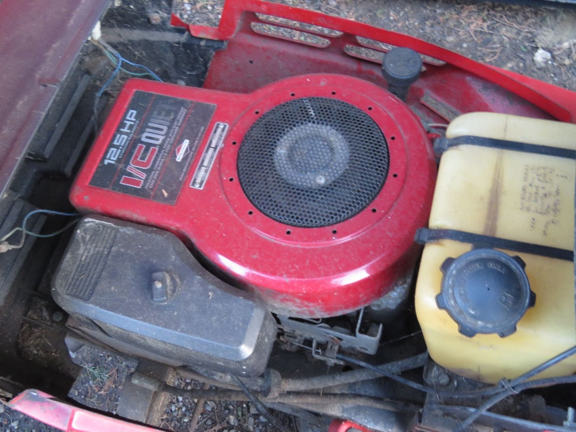 LAWNFLITE RIDE ON MOWER WITH COLLECTOR. - Image 2 of 3