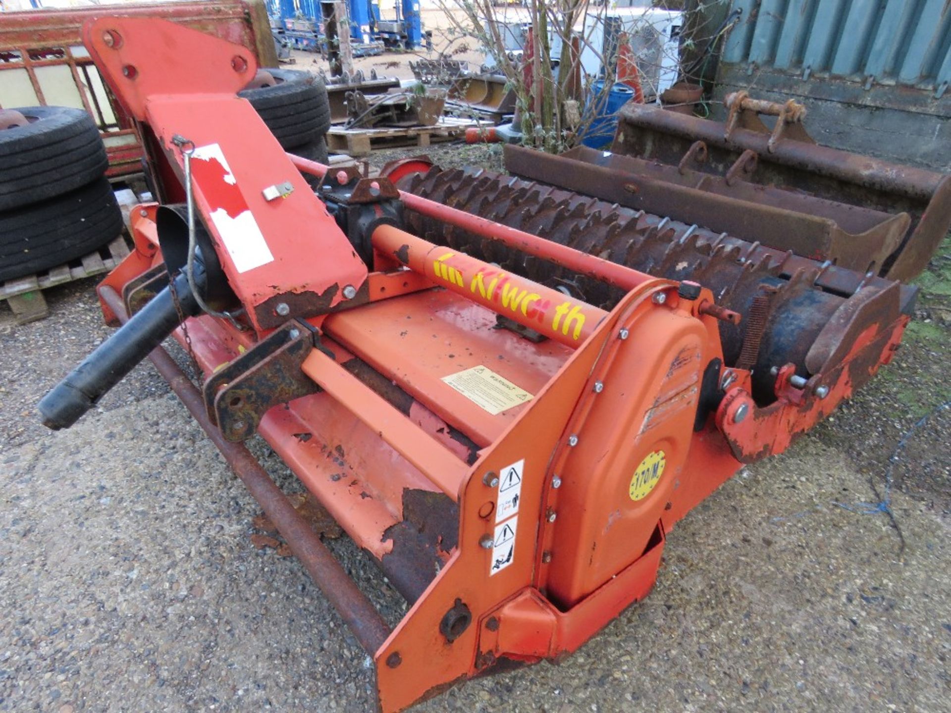 KILWORTH 170M TRACTOR MOUNTED STONE BURIER / ROTORVATOR, YEAR 2009 WITH REAR PACKER ROLLER. - Image 2 of 8