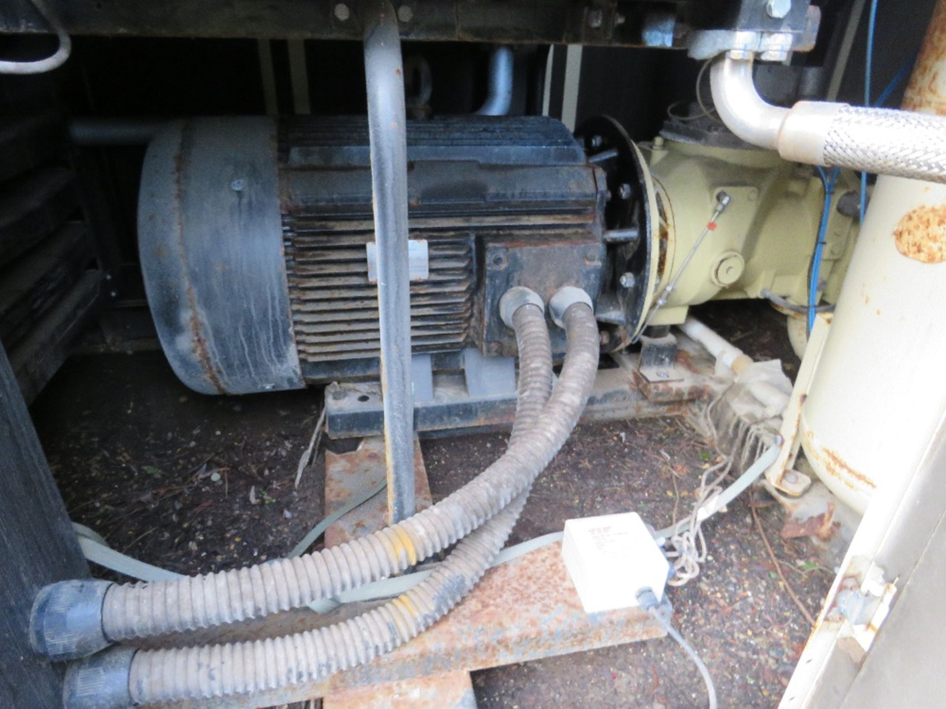 INGERSOLL RAND R132I LARGE CAPACITY COMPRESSOR, YEAR 2016 BUILD, 7.5BAR RATED. WORKING WHEN REMOVED. - Image 4 of 17