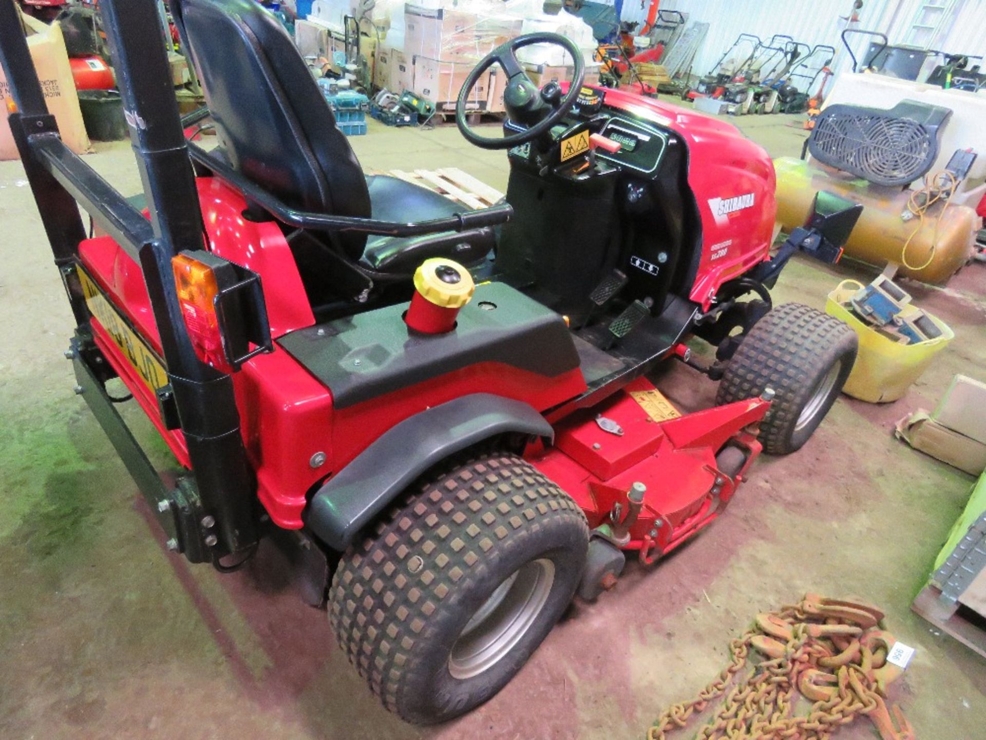 SHIBAURA SG280 GREEN SPECIAL RIDE ON MOWER WITH 5FT CUTTING DECK. 342 REC HOURS. REG:NK18 BJO WITH V - Image 4 of 9