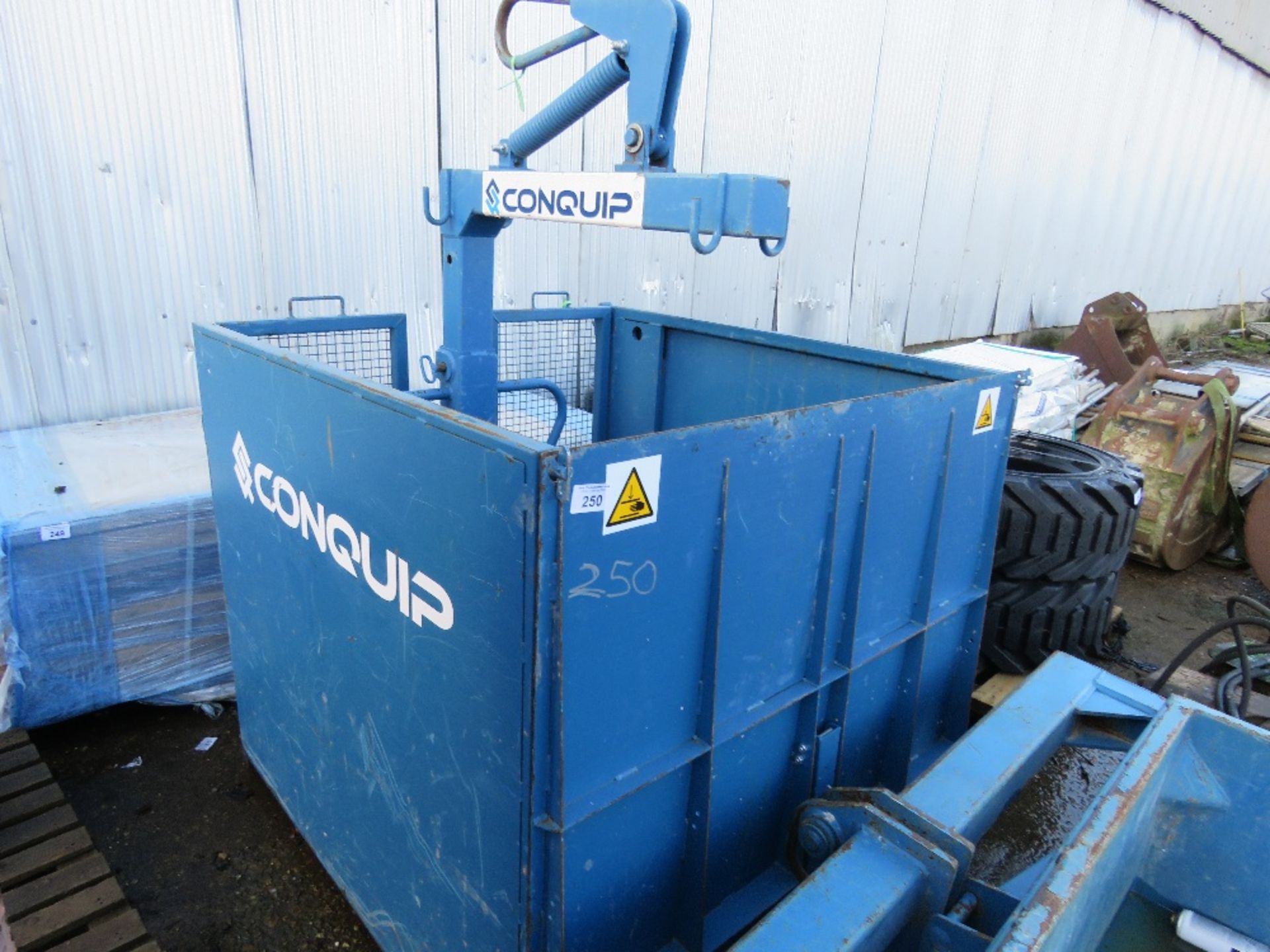 CONQUIP 2 TONNE RATED CRANE FORKS WITH EQUIPMENT TRANSPORT SKIP/STILLAGE CONTAINER WITH DROP RAMP,