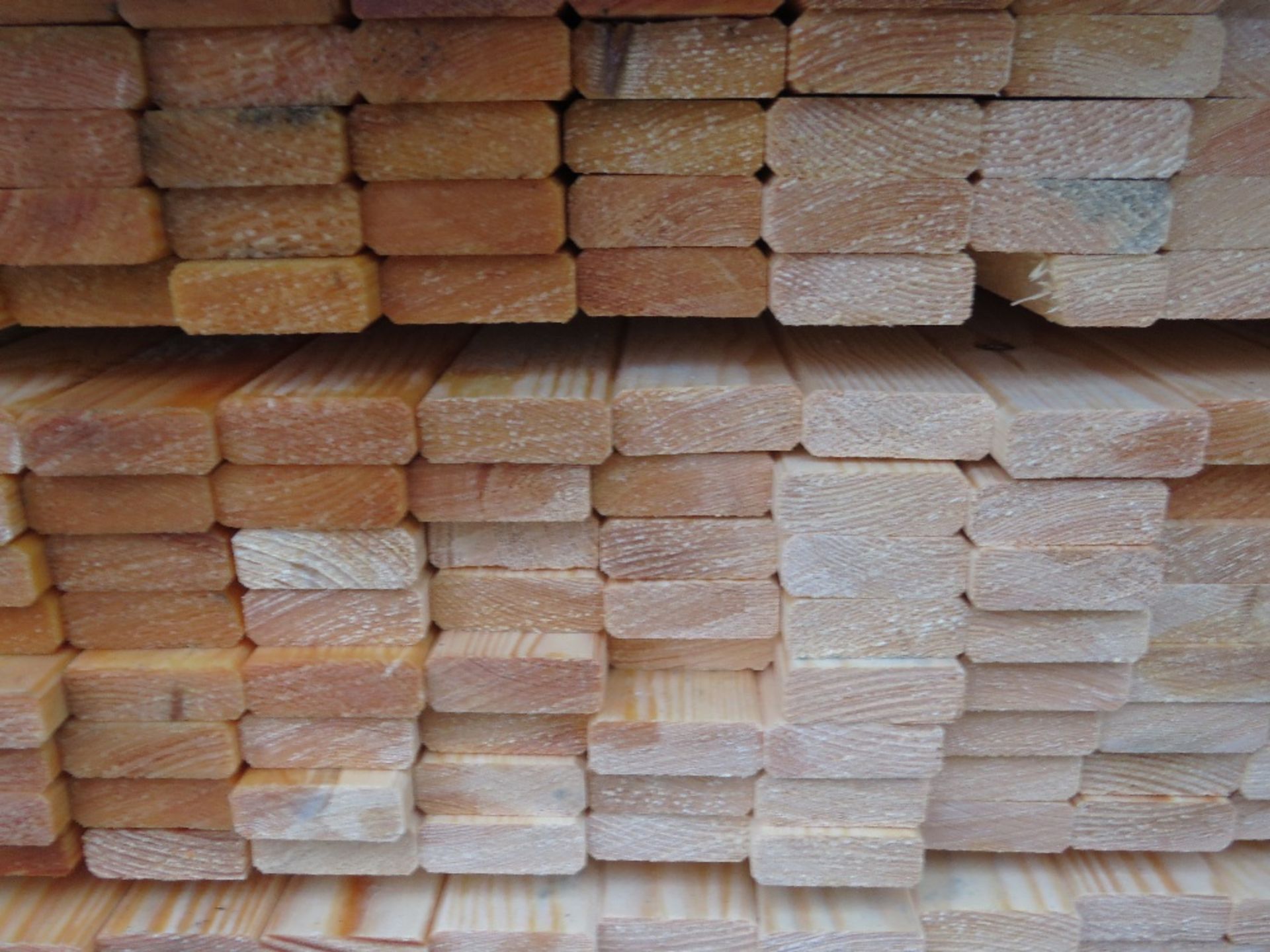 1 X EXTRA LARGE PACK OF UNTREATED VENETIAN FENCE TIMBER CLADDING SLATS: 1.83M LENGTH X 17MM DEPTH X - Image 2 of 2