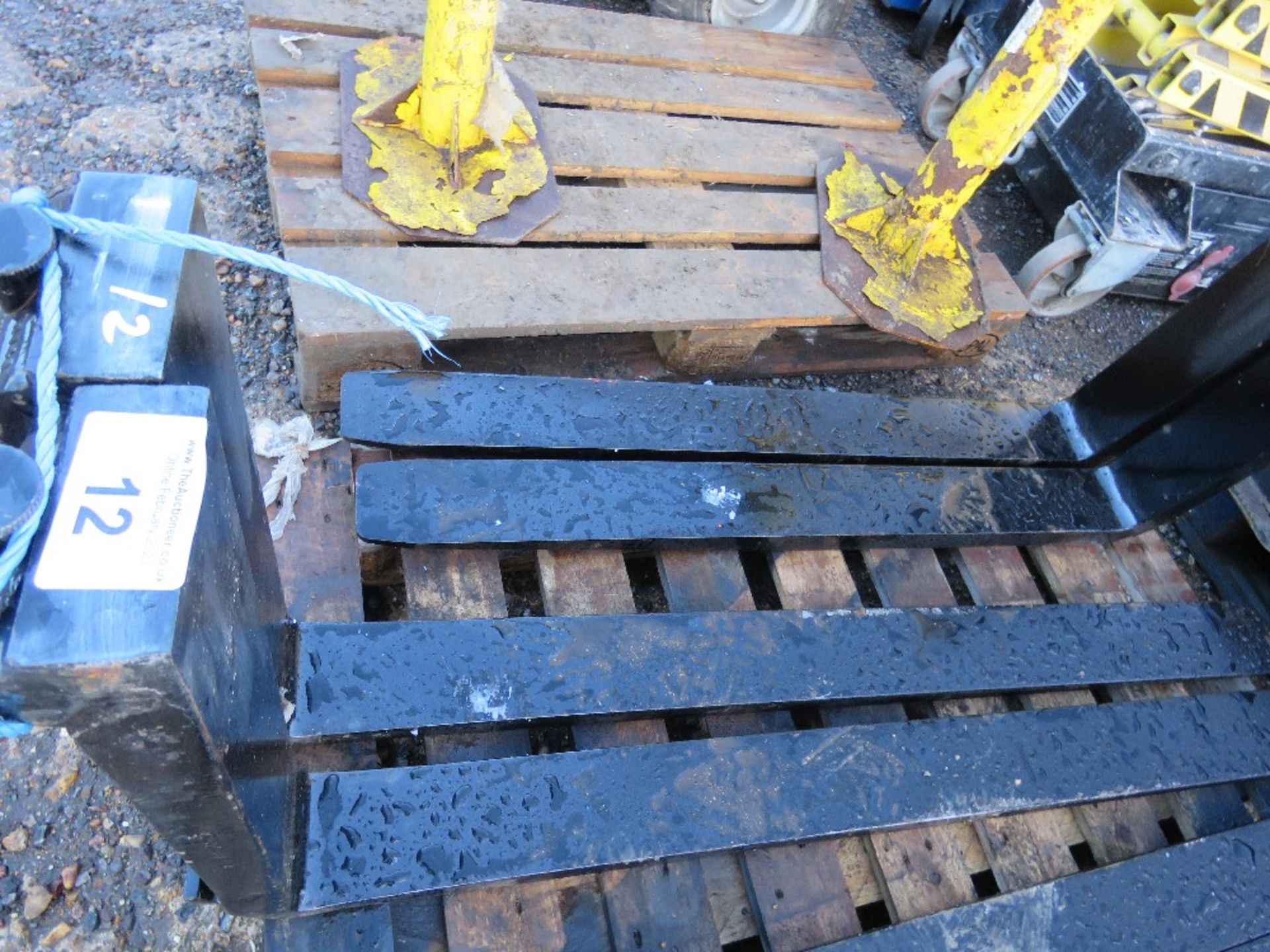 PAIR OF FORKLIFT TRUCK TINES, 16" CARRIAGE, 1.2M LENGTH APPROX. - Image 2 of 2