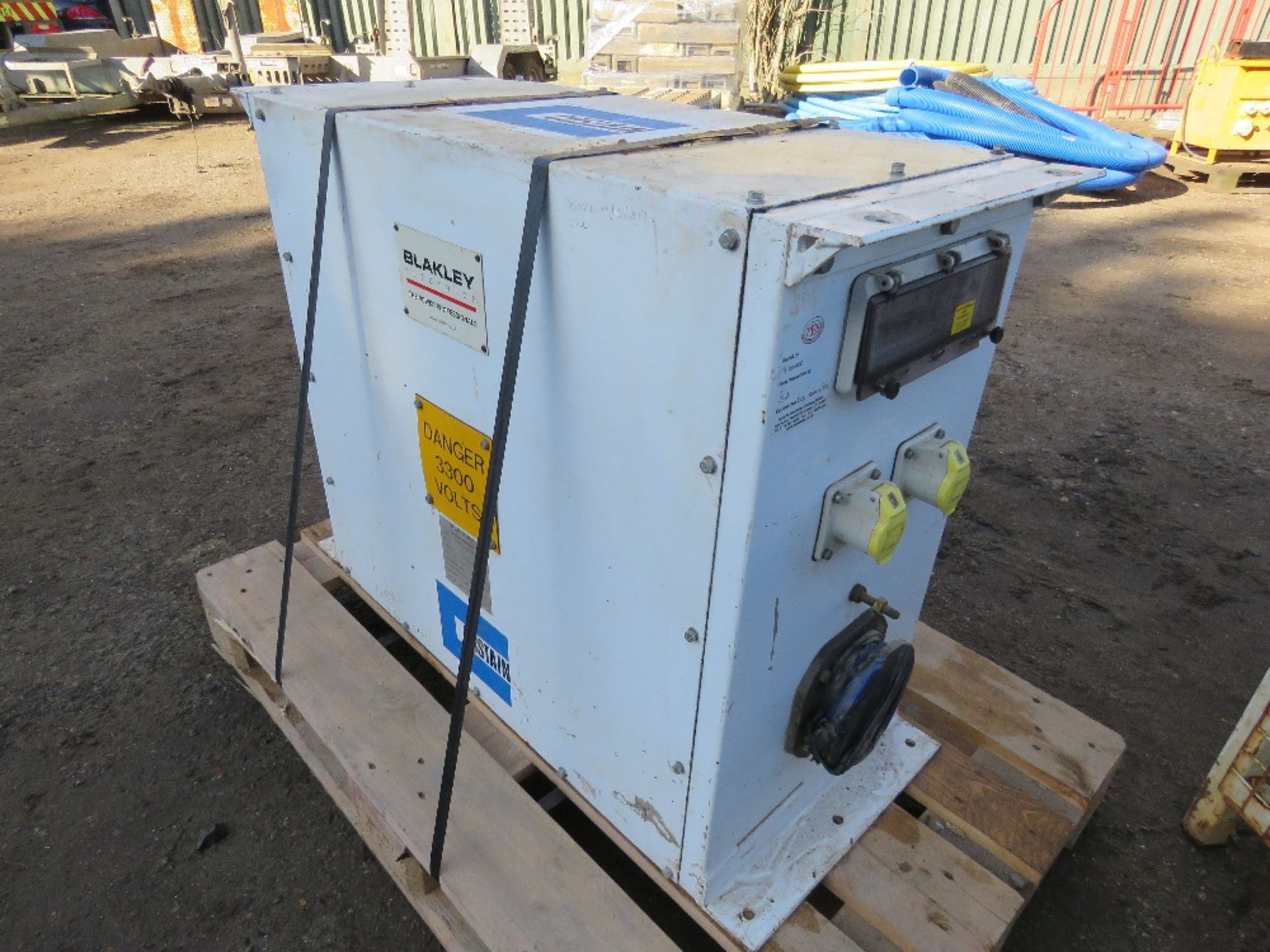 1 X BLAKLEY 10KVA TUNNEL TRANSFORMER. THIS LOT IS SOLD UNDER THE AUCTIONEERS MARGIN SCHEME, THER - Image 2 of 4