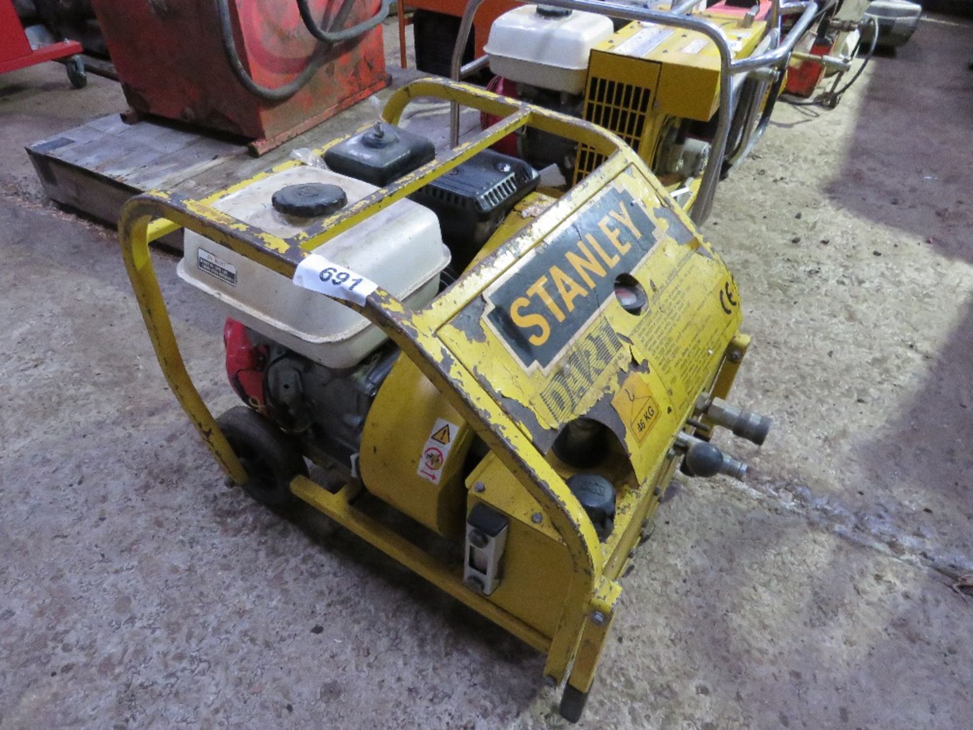 STANLEY DART PETROL ENGINED. HYDRAULIC PACK, NO HOSES OR GUN. THIS LOT IS SOLD UNDER THE AUCTIONE