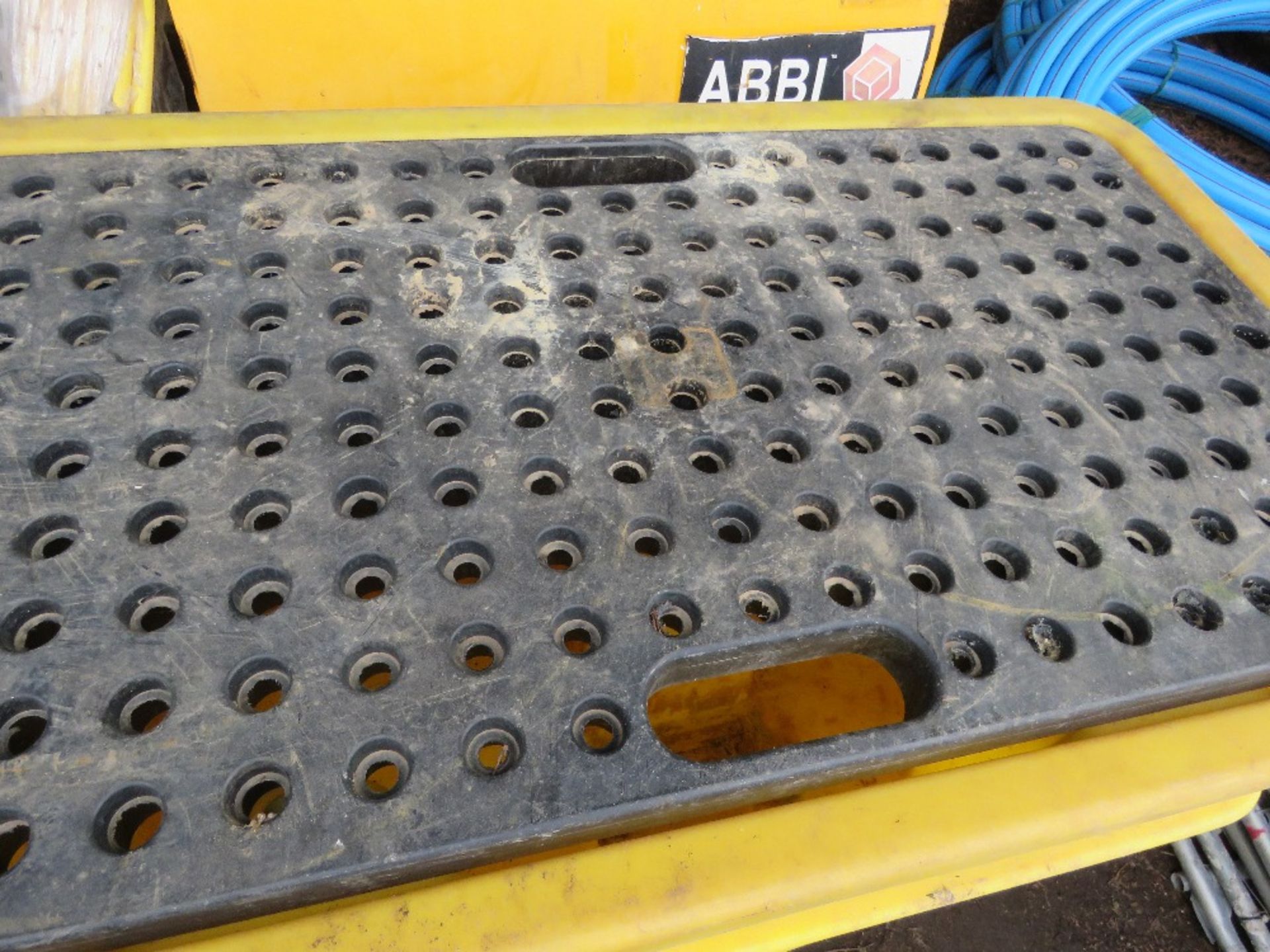 3 X PLASTIC DRIP TRAYS / DRUM STANDS. COMPANY LIQUIDATION STOCK. THIS LOT IS SOLD UNDER THE AUCTIO - Image 2 of 3