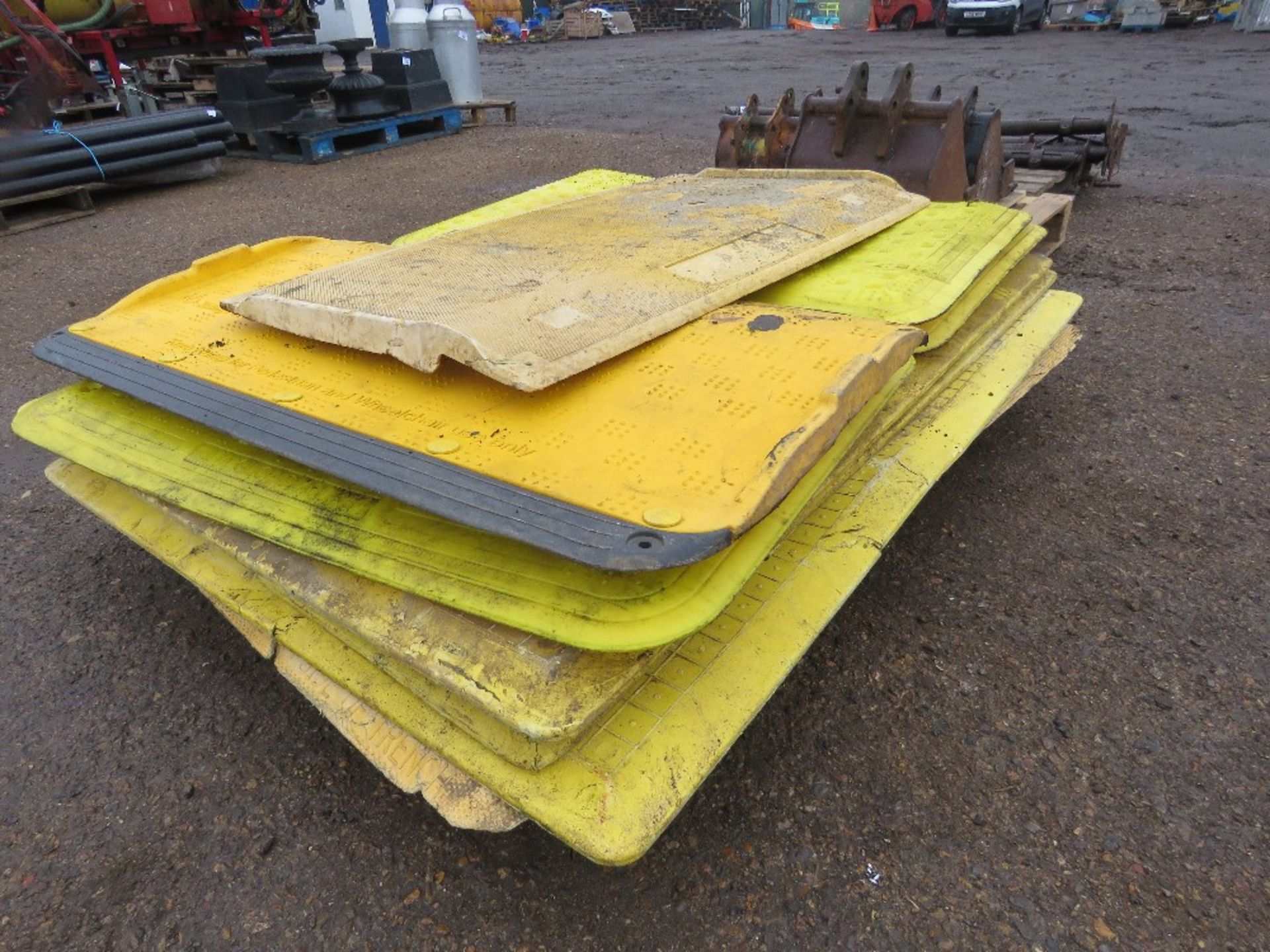 9 X ASSORTED GRP CROSSING PLATES. THIS LOT IS SOLD UNDER THE AUCTIONEERS MARGIN SCHEME, THEREFORE - Image 4 of 4