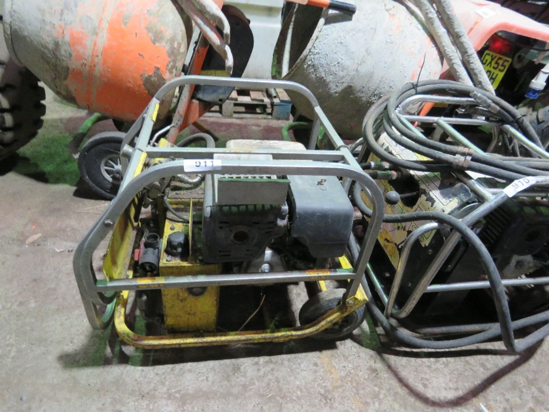 TEREX HYDRAULIC BREAKER PACK . THIS LOT IS SOLD UNDER THE AUCTIONEERS MARGIN SCHEME, TH - Image 2 of 3