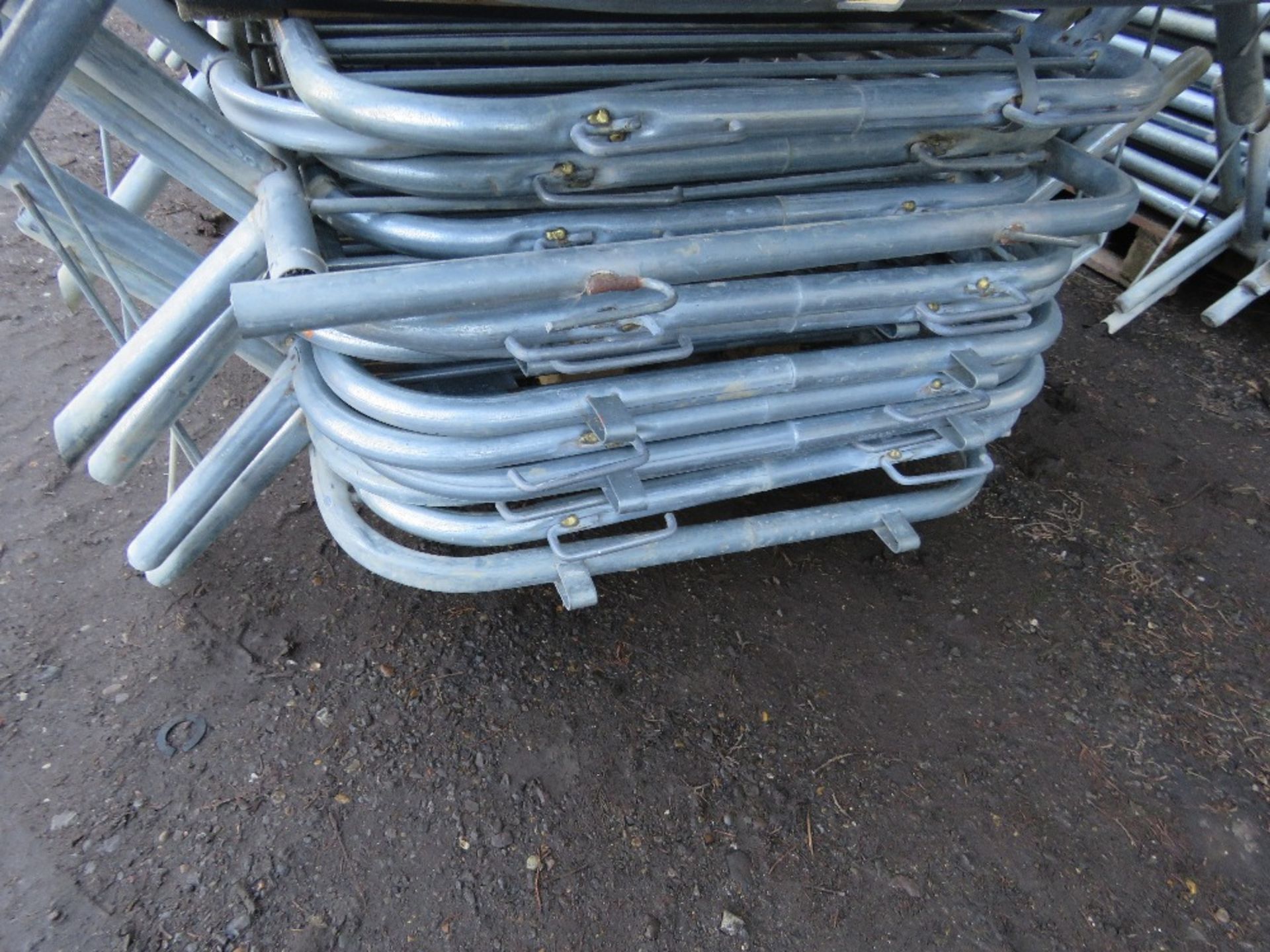 BUNDLE CONTAINING 15NO QUALITY GALVANISED CROWD BARRIERS, MAINLY SMARTWELD BRAND. MANY APPEAR UNUSED - Image 2 of 2