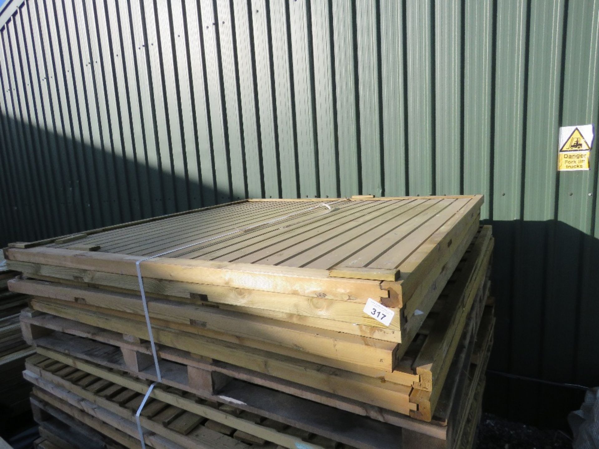 STACK OF ASSORTED WOODEN FENCE PANELS, 24NO IN TOTAL APPROX. - Image 2 of 4