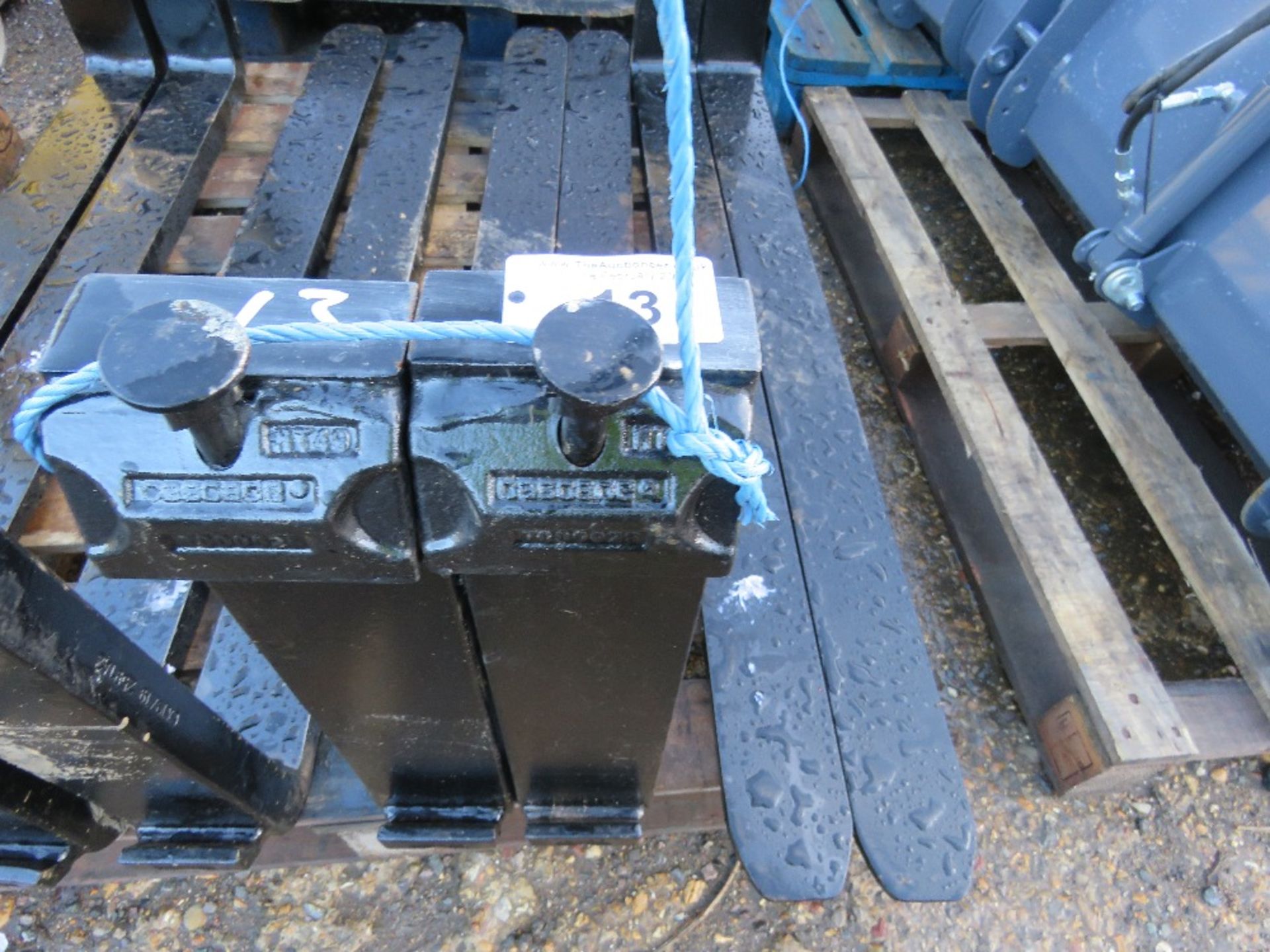 PAIR OF FORKLIFT TRUCK TINES, 16" CARRIAGE, 1.2M LENGTH APPROX. - Image 2 of 6