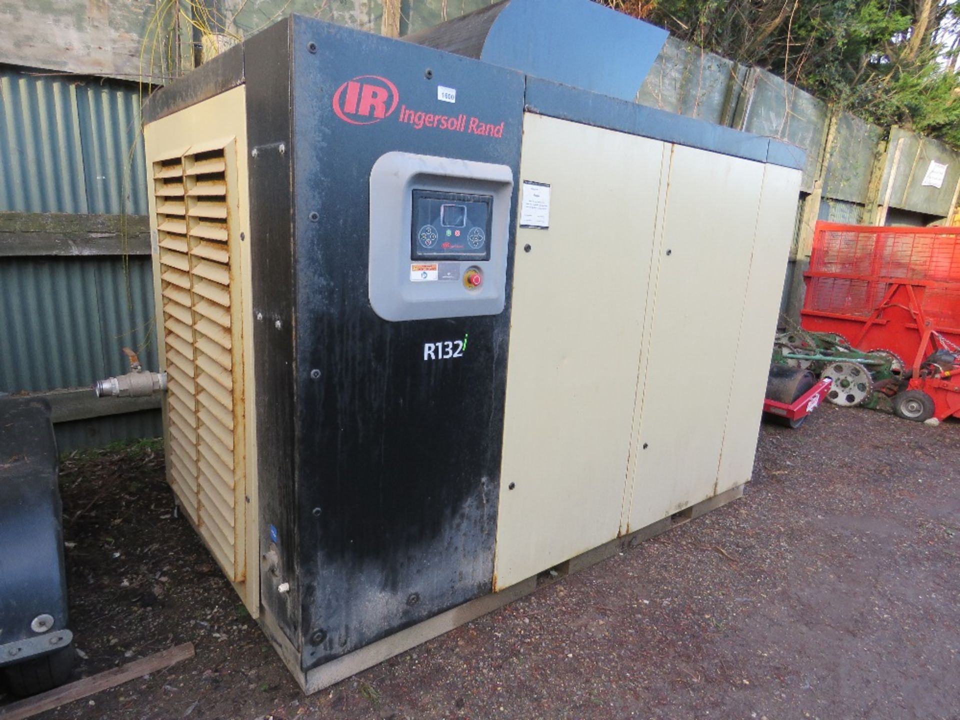 INGERSOLL RAND R132I LARGE CAPACITY COMPRESSOR, YEAR 2016 BUILD, 7.5BAR RATED. WORKING WHEN REMOVED.