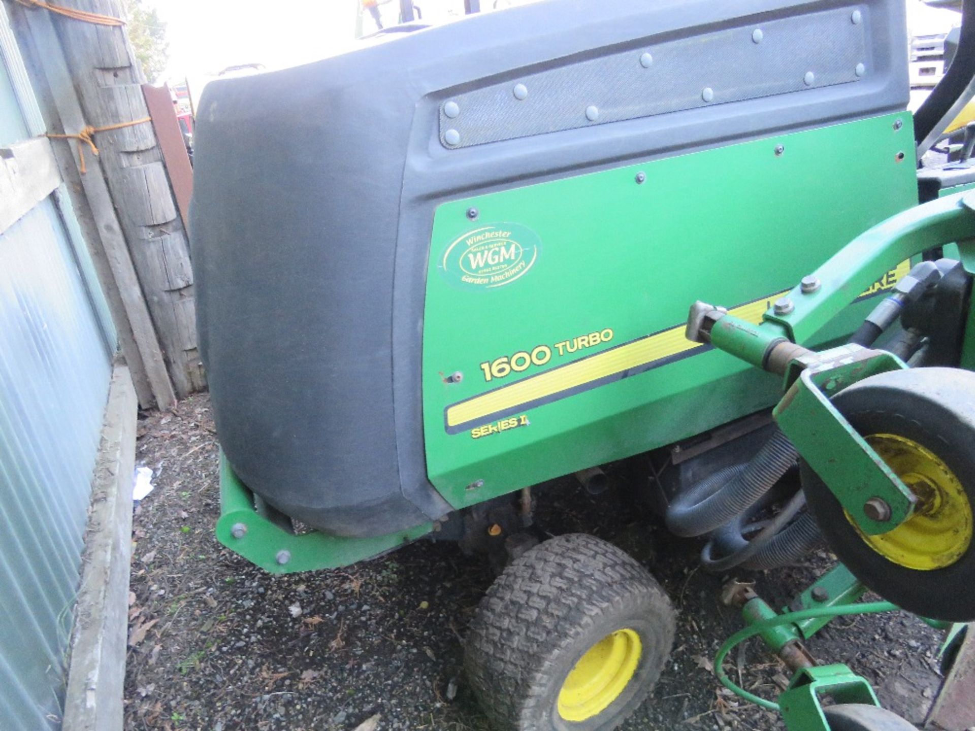 JOHN DEERE WAM 1600T 4 WHEEL DRIVE BATWING MOWER, YEAR 2008 APPROX. 2931 REC HOURS. WHEN TESTED WAS - Image 7 of 10