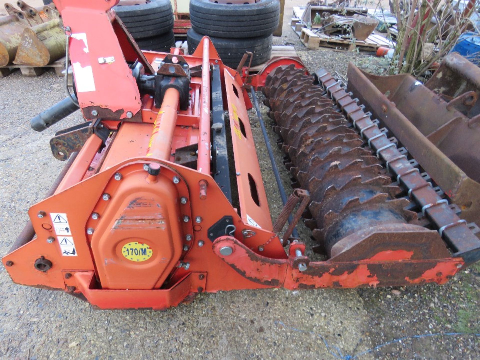 KILWORTH 170M TRACTOR MOUNTED STONE BURIER / ROTORVATOR, YEAR 2009 WITH REAR PACKER ROLLER. - Image 3 of 8
