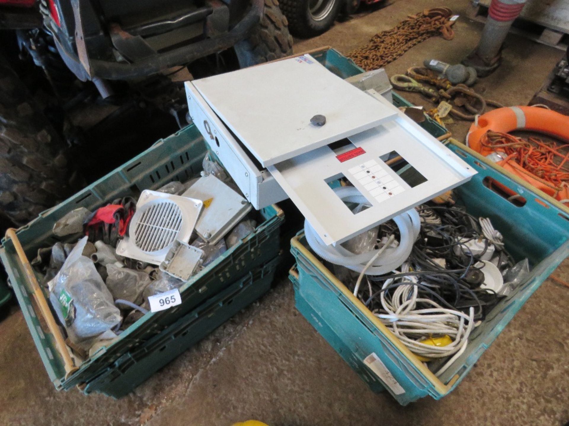 6 X BOXES OF ELECTRICAL ITEMS AND SUNDRIES. THIS LOT IS SOLD UNDER THE AUCTIONEERS MARGIN SCHEME,