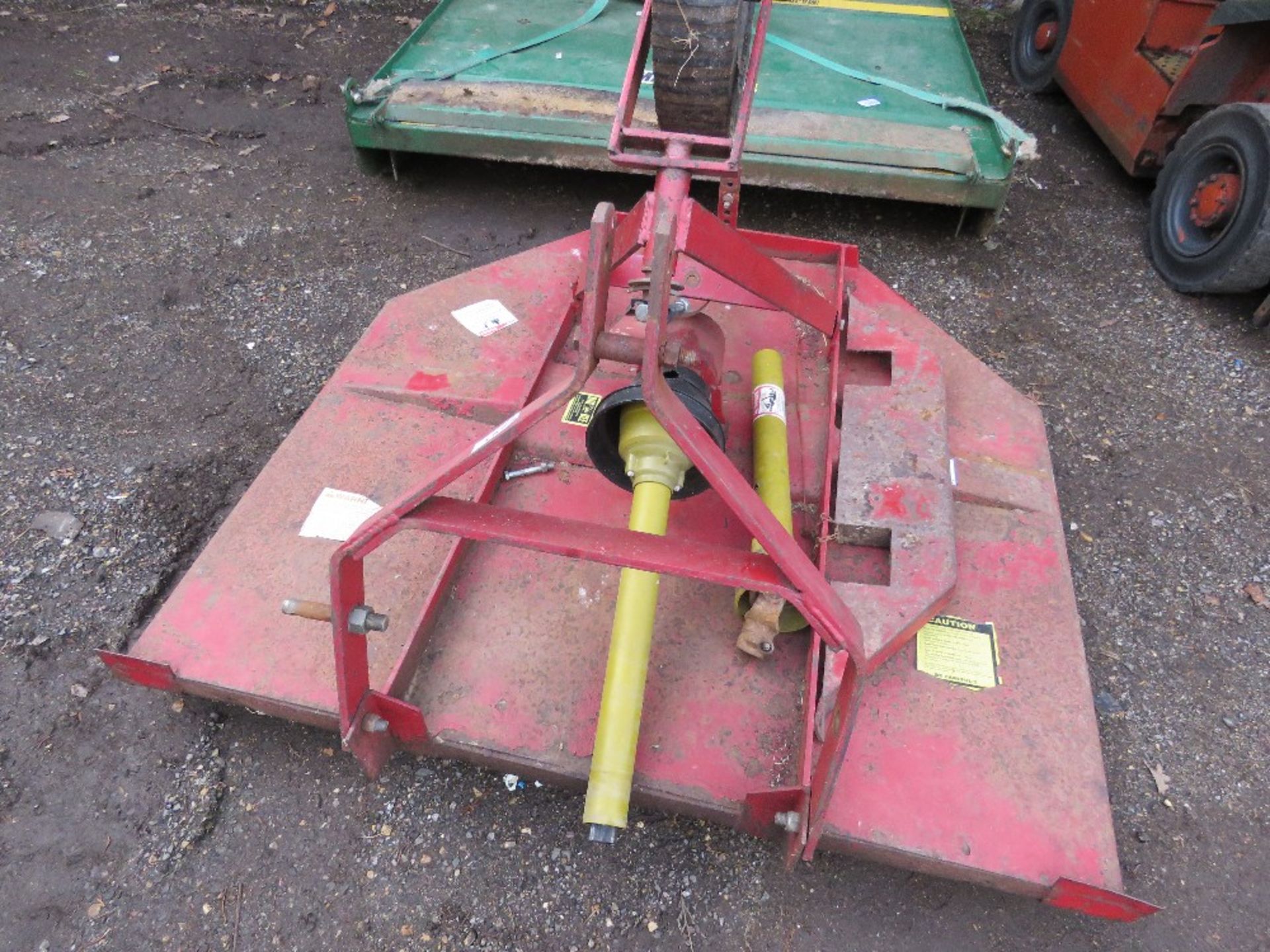 BIG BEE 5FT WIDE AGRICULTURAL TRACTOR MOUNTED TOPPER. WITH PTO SHAFT. THIS LOT IS SOLD UNDER THE - Image 2 of 4