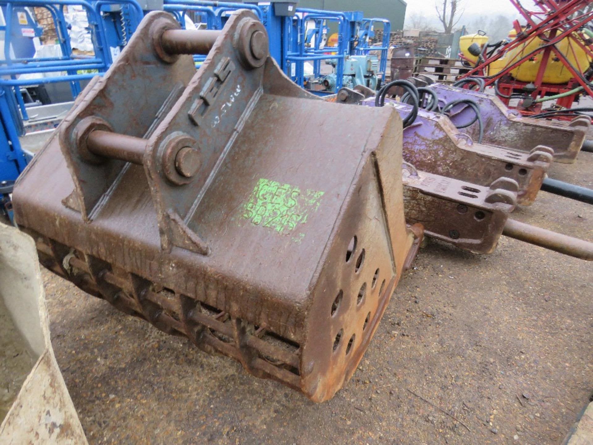 LARGE SIZED EXCAVATOR MOUNTED RIDDLE / SORTING BUCKET ON 80MM PINS, 1.45M WIDTH APPROX. - Image 2 of 4