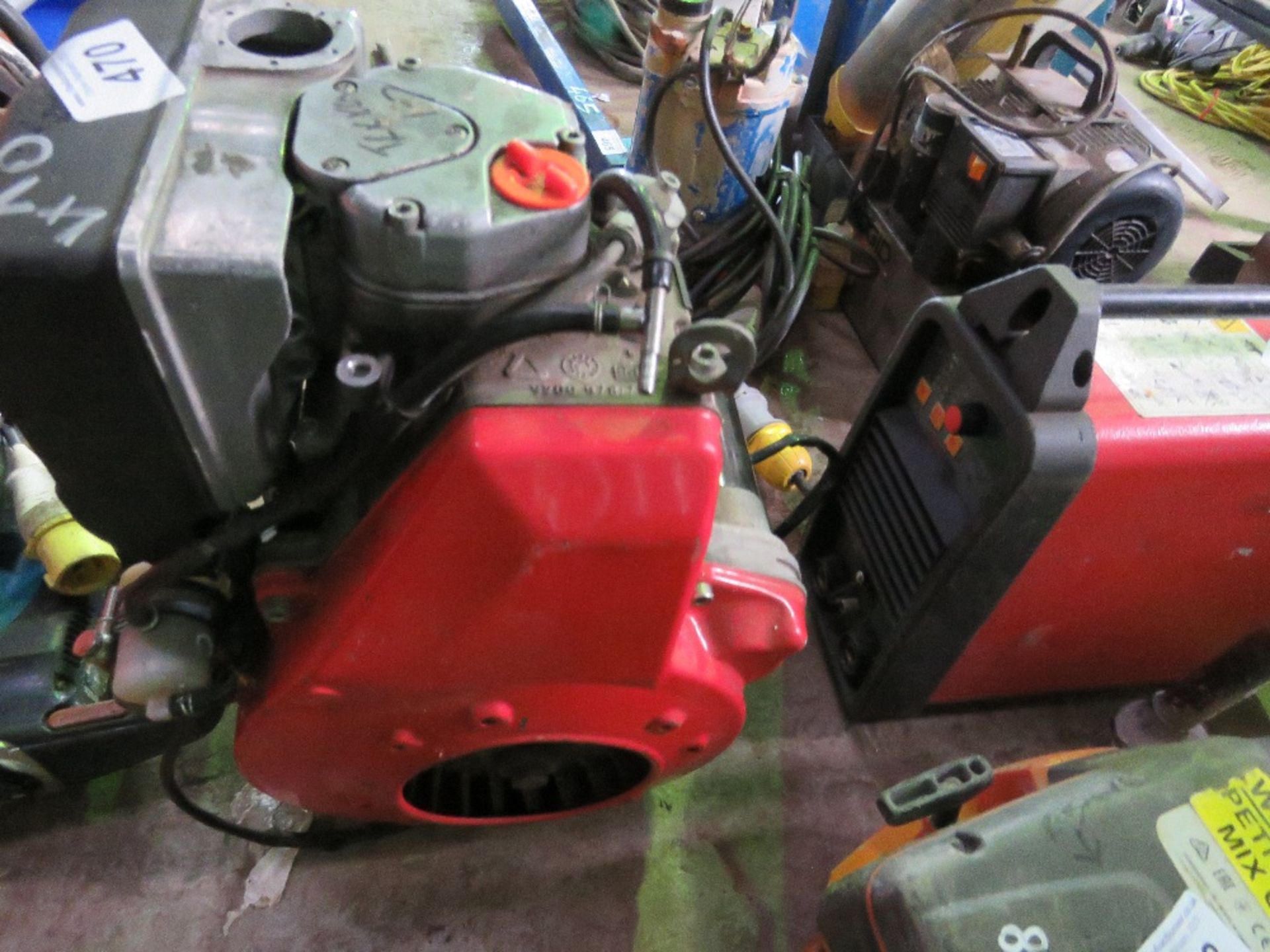 SINGLE CYLINDER DIESEL ENGINE. THIS LOT IS SOLD UNDER THE AUCTIONEERS MARGIN SCHEME, THEREFORE NO - Image 3 of 5