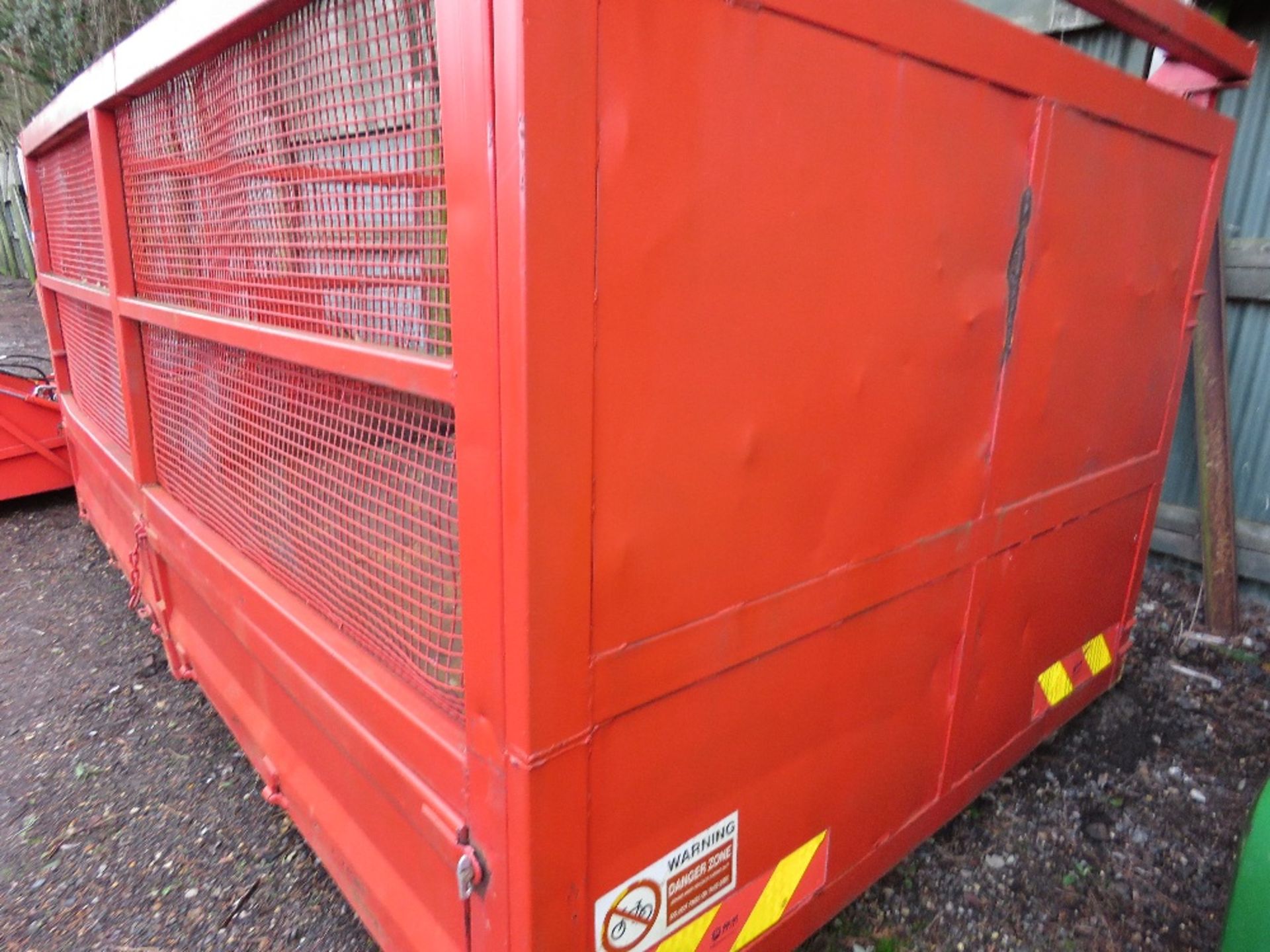 HL5 HOOK LOADER BIN WITH DROP SIDES AND MESH CAGE TOP. SIDE LOADING DOOR PLUS FULL WIDTH REAR DOOR. - Image 7 of 7